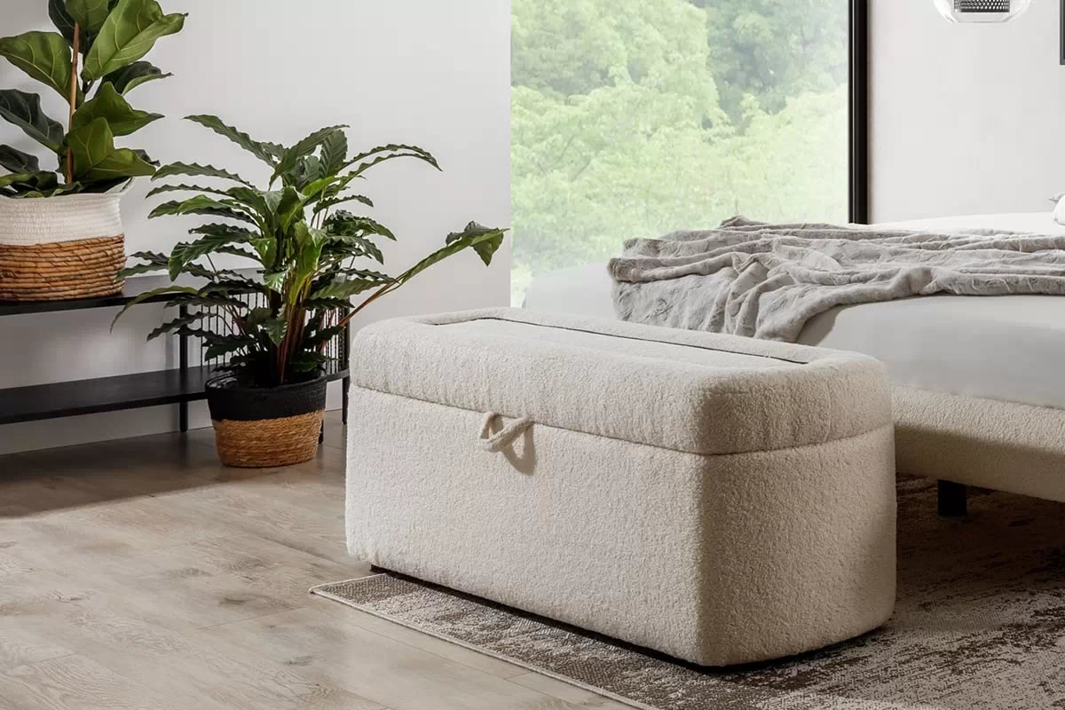 Čalouněný taburet Nello s úložným prostorem 121 cm - šenil béžová Positano 02 Taburet čalouněná Nello s úložným prostorem121 cm - šenil béžová Positano 02