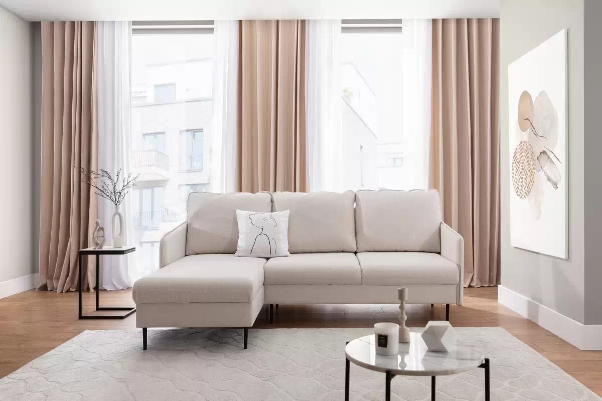 Rozkládací rohová sedací souprava Taila Mini levá - béžová Loft 01 / černé nožky Rohová sedací souprava rozkládací Taila Mini levá - béžová plecionka Loft 01, černá Nohy