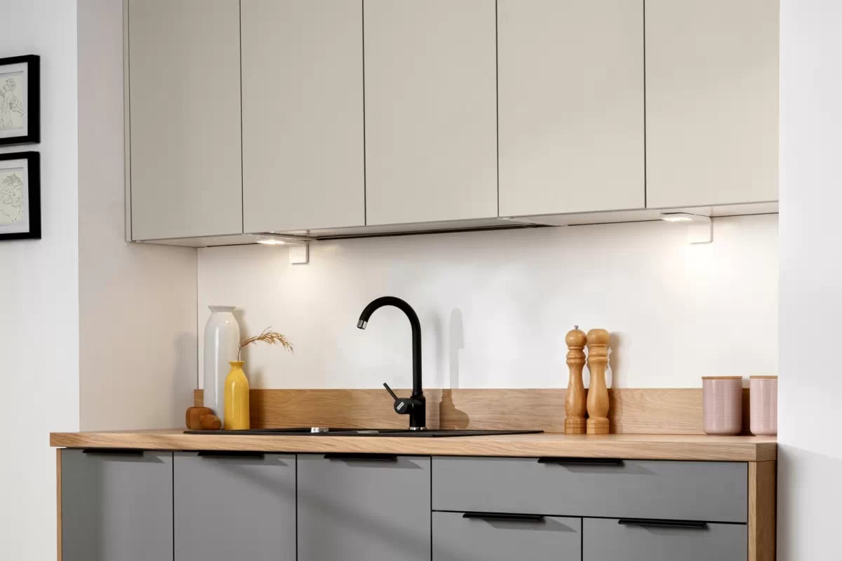 Závěsná kuchyňská skříňka Ilandia W40/71 jednodveřová - kašmír mat Skříňka kuchyňská závěsná Ilandia W40/71 jednodveřová - kašmír mat