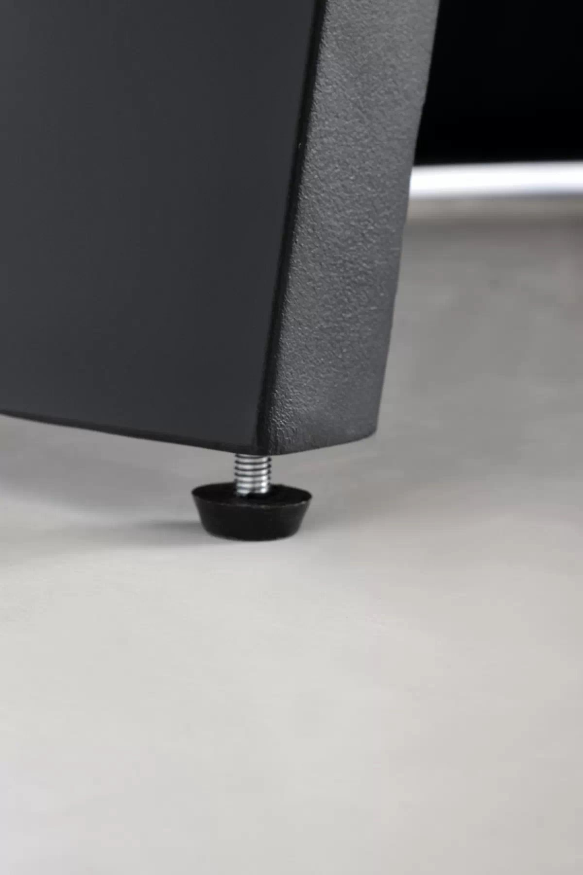 Rozkladací stôl Zavio a 4 stoličky Cario - prírodný, čierne nohy, béžová Stôl rozkladany Zavio z czterema krzeslami tapicerowanymi Arelis  - prírodné/čierny nožičky/béžový