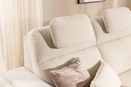 Rohová sedačka Loario L pravostranná so širokým, vyrezaným bokom - krémová látka Sand 03 Rohová sedacia súprava Loario L pravá strana z szerokim, wcietym bokiem - kremowa dzianina Sand 03