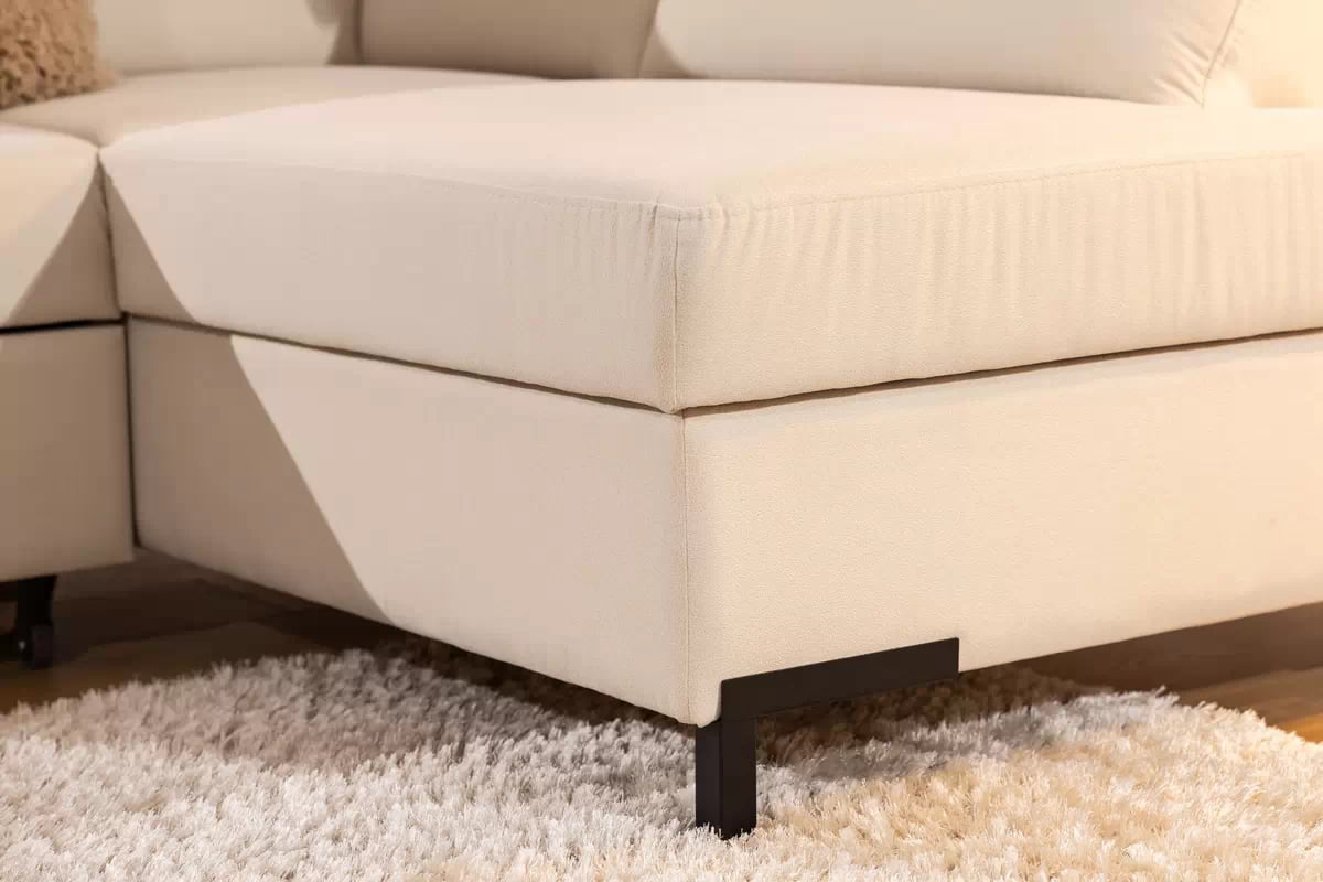 Rohová sedačka Loario L pravostranná se širokým bokem - krémová tkanina Sand 03 Rohová sedací souprava Loario L pravá z szerokim bokiem - Sand 03