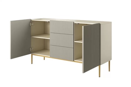 Komoda Nicole 150 cm so zásuvkami a ryhovaným čelom - kasmír / zlaté nožičky Komoda Nicole 150 cm so zásuvkami i ryflowanym frontem - kašmír / zlote nozki - Limitovaná ponuka expozície