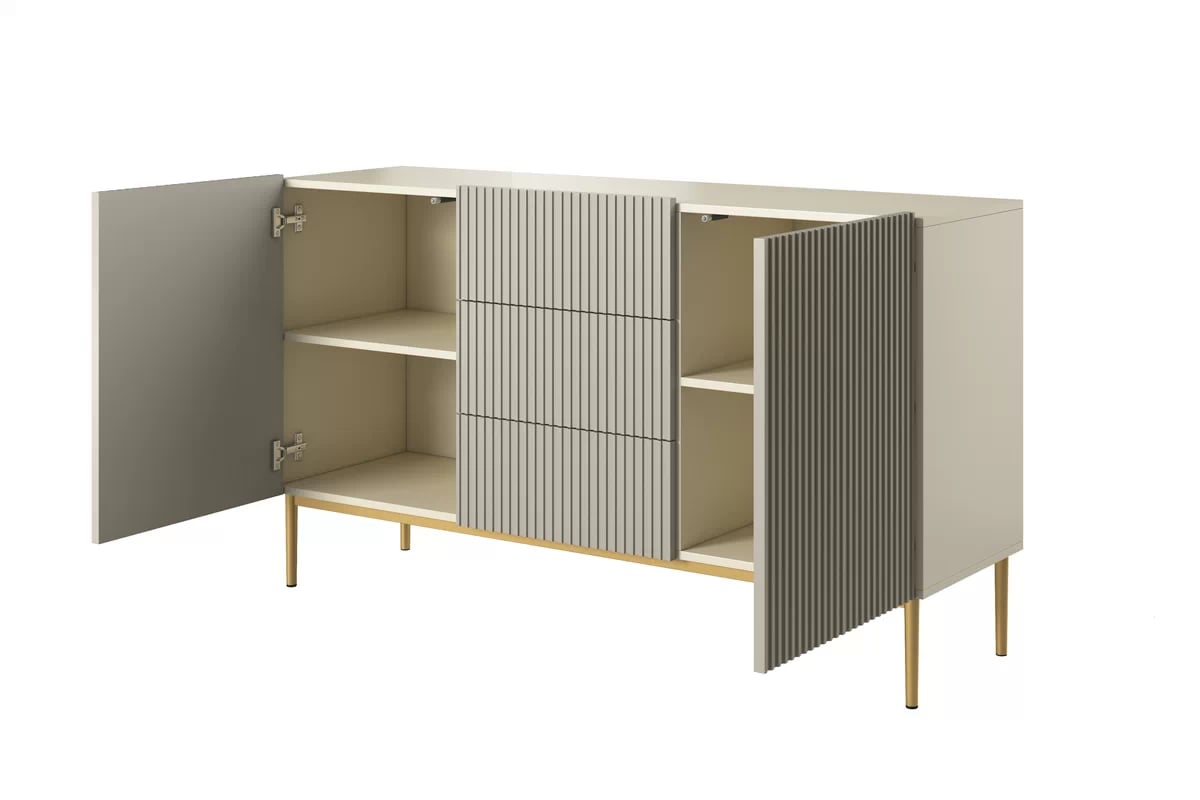 Komoda Nicole 150 cm so zásuvkami a ryhovaným čelom - kasmír / zlaté nožičky Komoda Nicole 150 cm so zásuvkami i ryflowanym frontem - kašmír / zlote nozki - Limitovaná ponuka expozície