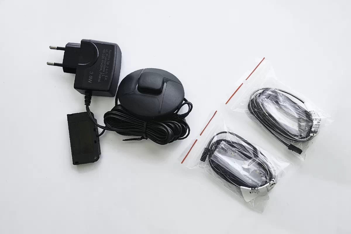 Osvětlení skleněné police 2x klips PVC / teplá barva Osvětlení police szklanej 2 x Klips PCV / barwa ciepla