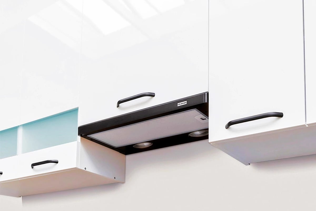 Závěsná skříňka KAMMONO P4 WO60/51P1 s odkapávačem KAM Mono je větší modulová kuchyně z vysoce kvalitních materiálů