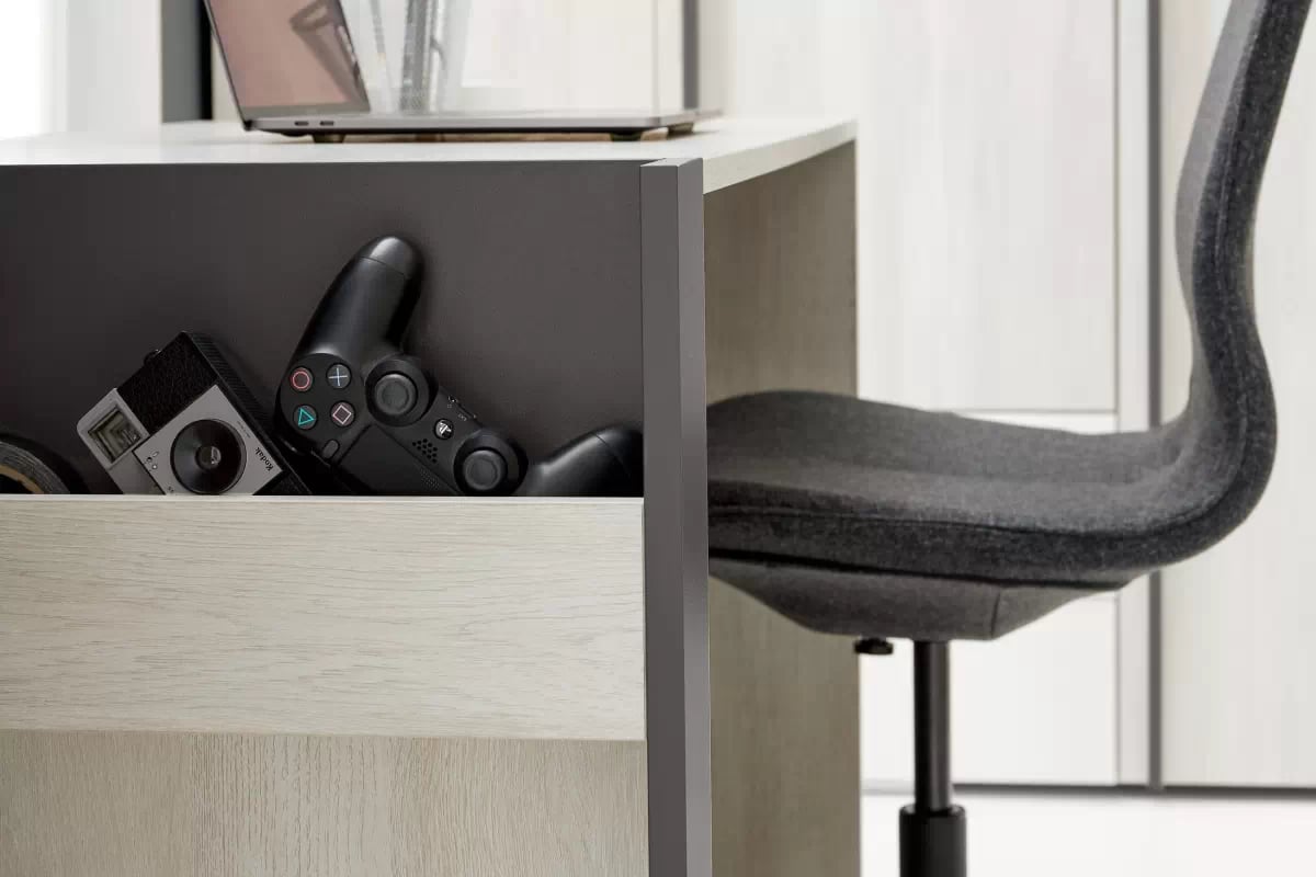 Písací stôl Lumo 130 cm so skrinkou - dub wilton biely / biely lux / antracitová Písací stôl mlodziezowe Lumo 130 cm s kontajnerom - Dub wilton biela / biela lux / Antracytová