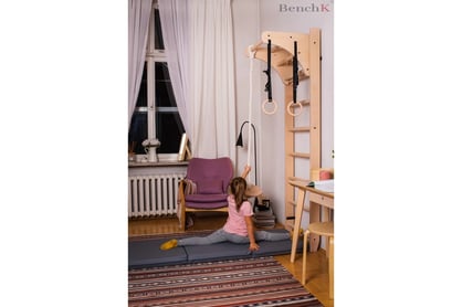 Gymnasticka rebrina BenchK 112 Rebríček gimnastyczna s vešiakovou tyčou 