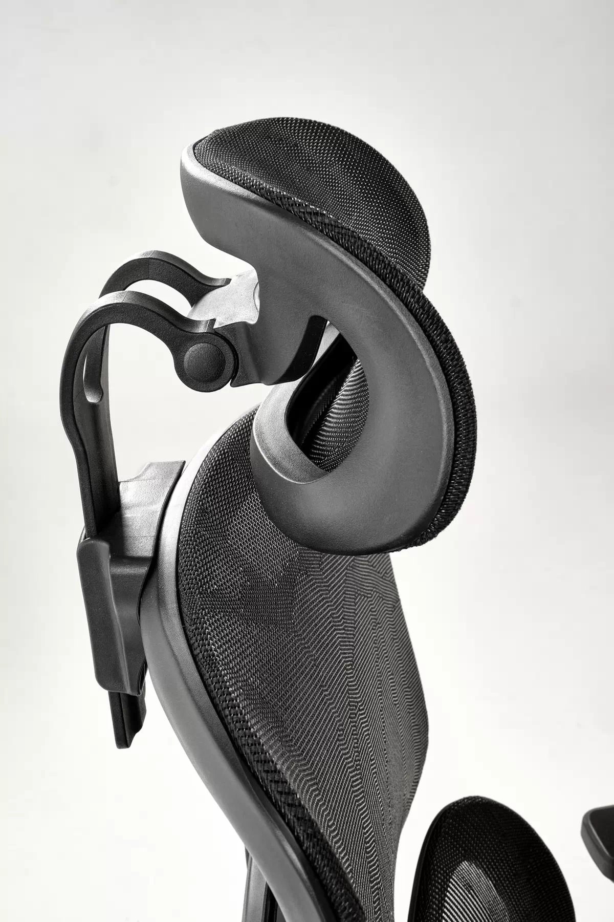 MACAR Kreslo kancelárske, Čierny (1p=1szt) Kancelárske kreslo macar ergonomiczny - Čierny