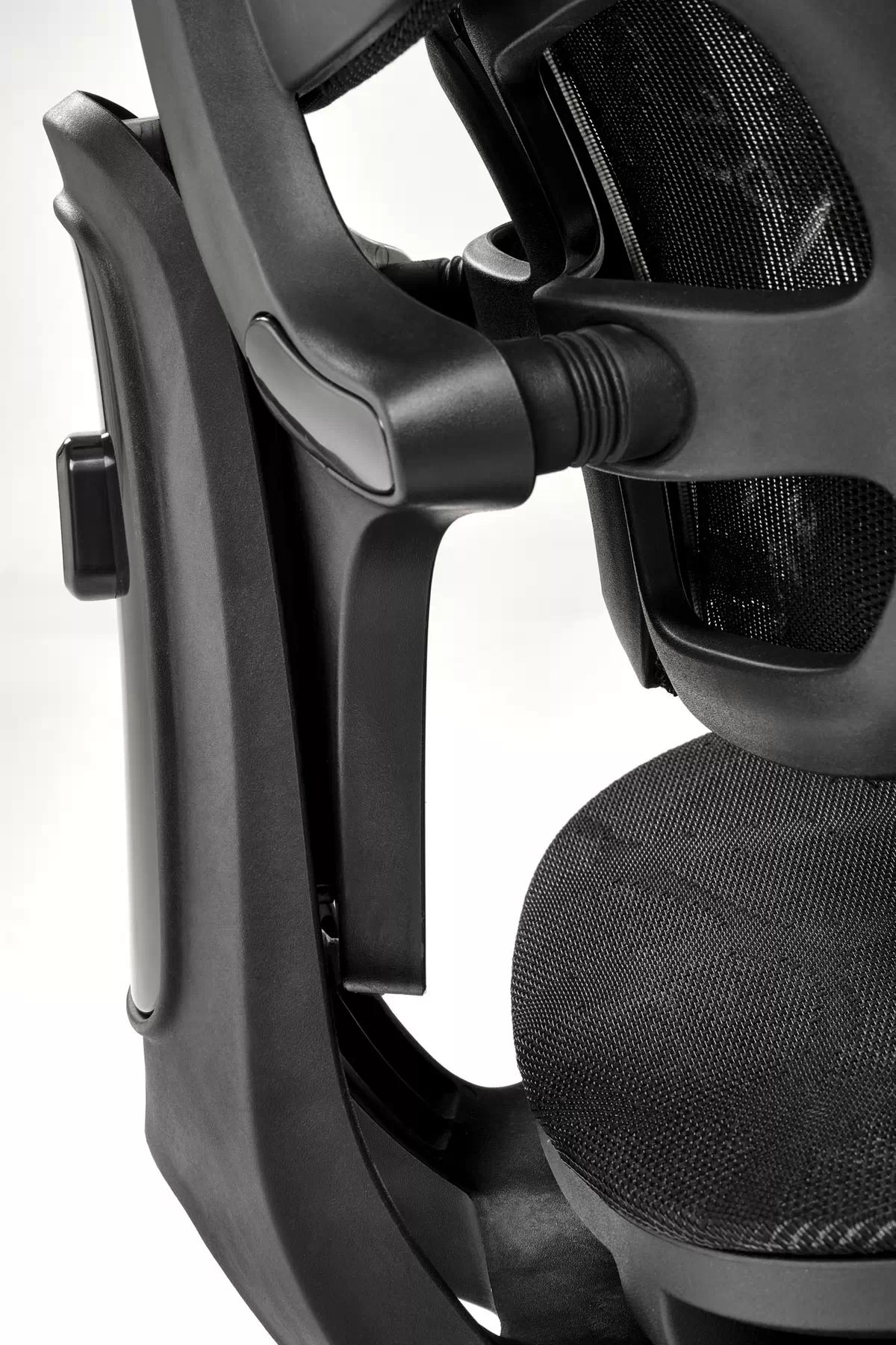 MACAR Kreslo kancelárske, Čierny (1p=1szt) Kancelárske kreslo macar ergonomiczny - Čierny