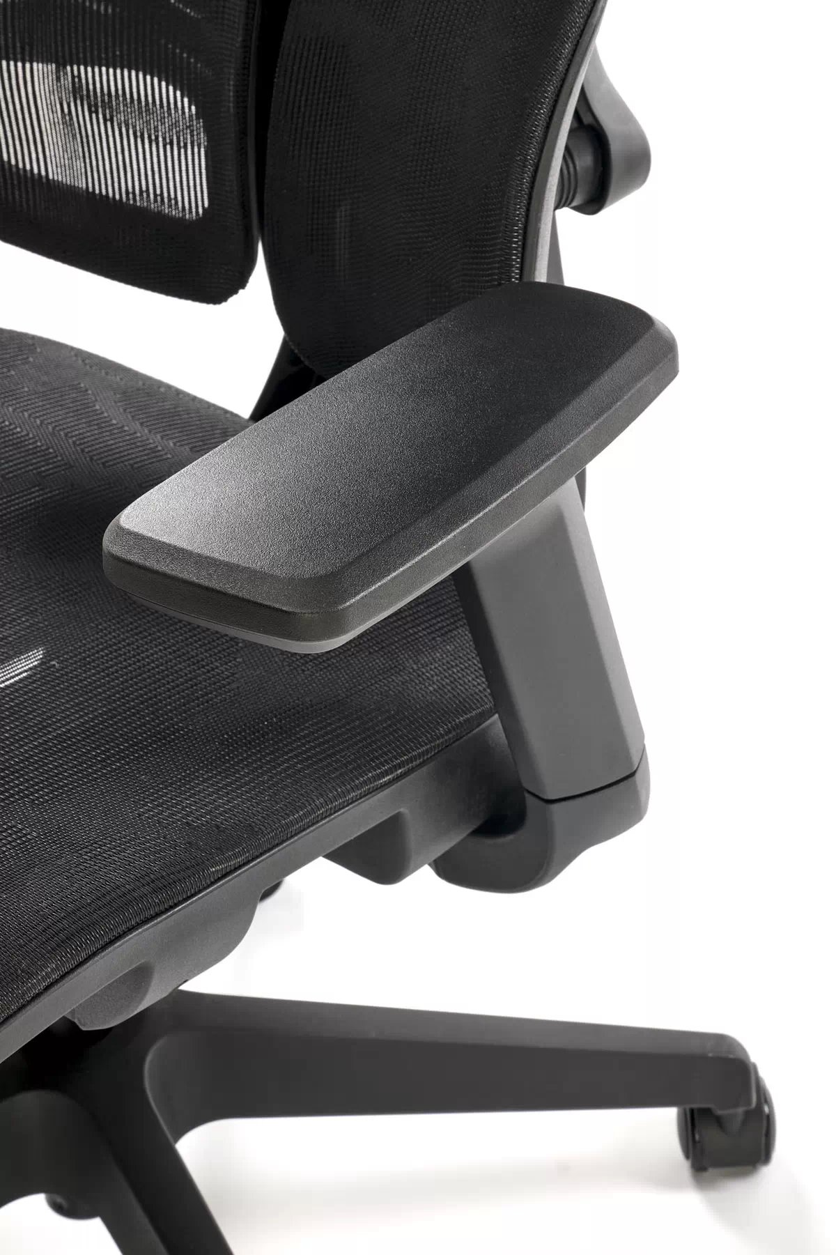 MACAR Kreslo kancelárske, Čierny (1p=1szt) Kancelárske kreslo macar ergonomiczny - Čierny