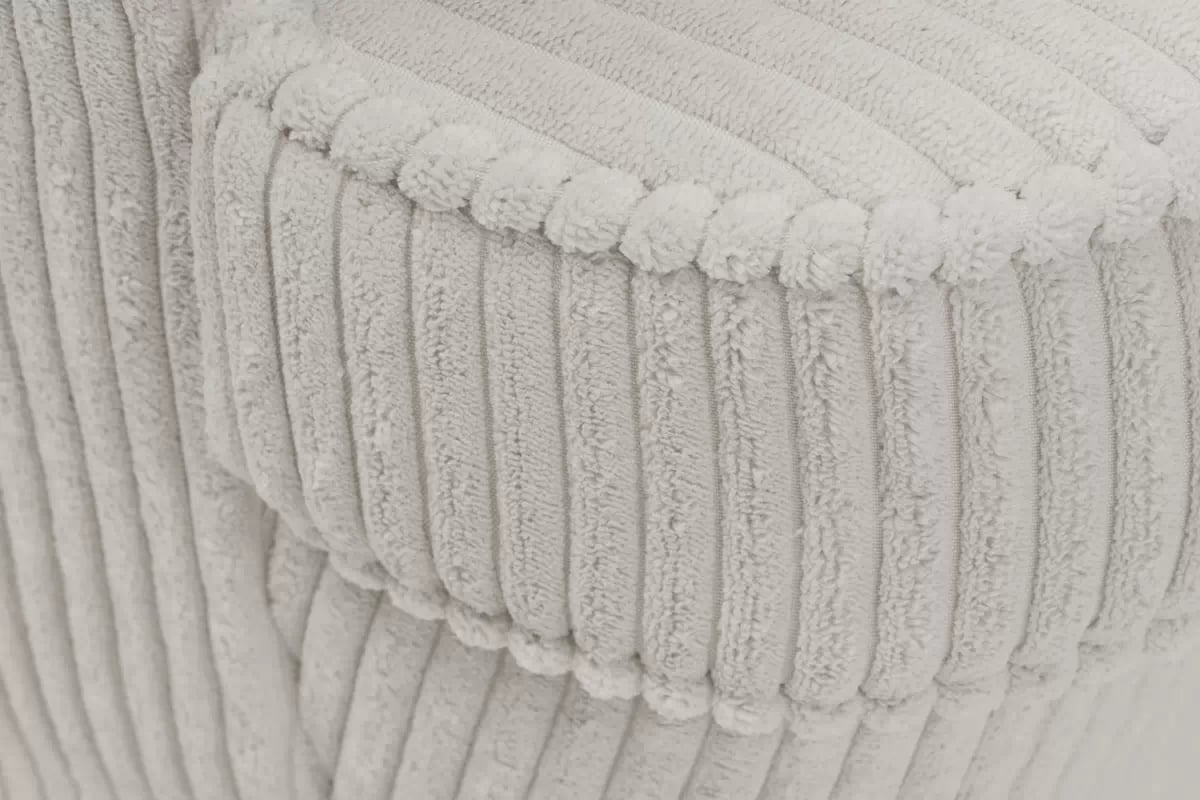 Kreslo Ušiak Vilano - svetlobéžový Poso 100 / buk Kreslo Ušiak Vilano - jasno béžový MENČESTER Poso 100 / Nohy buk 