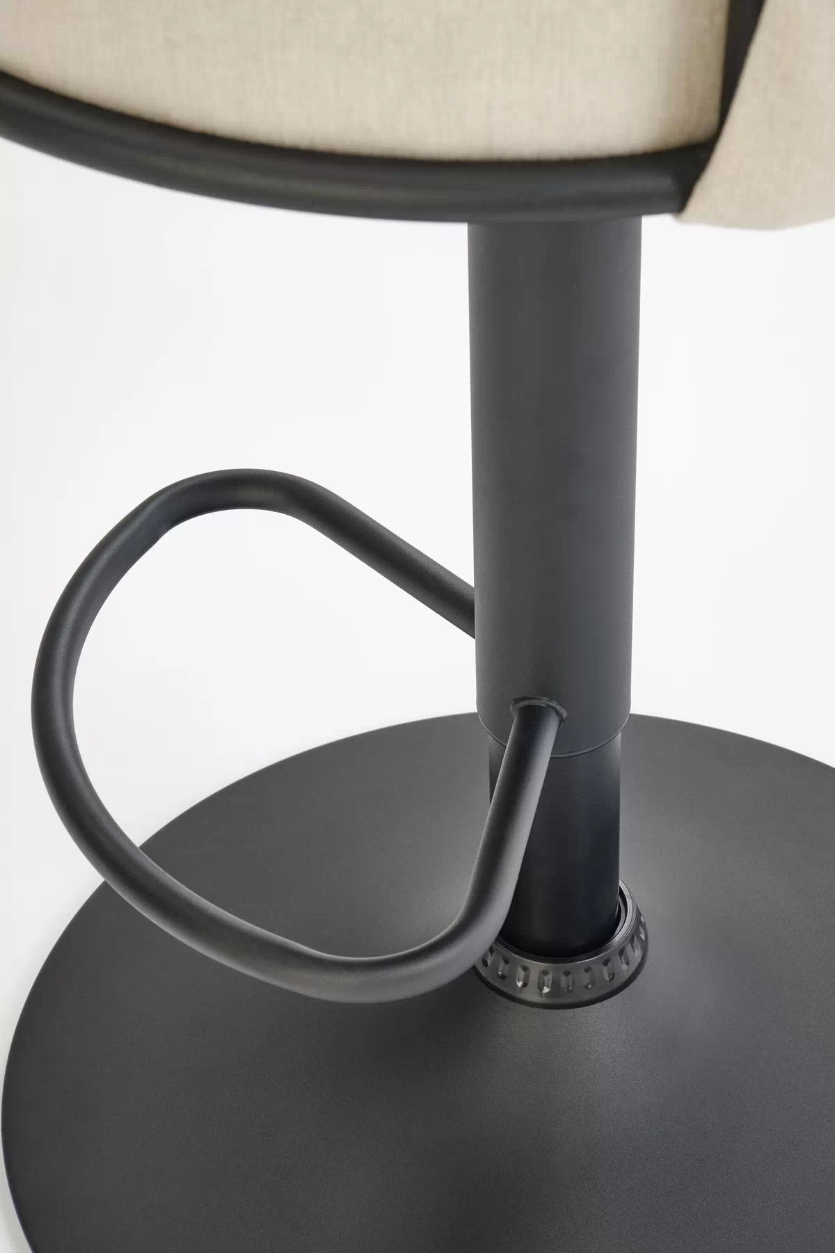 Otočná barová židle Shella čalouněná - béžová / černá Barová židle obrotowy shella čalouněná - béžová / černá