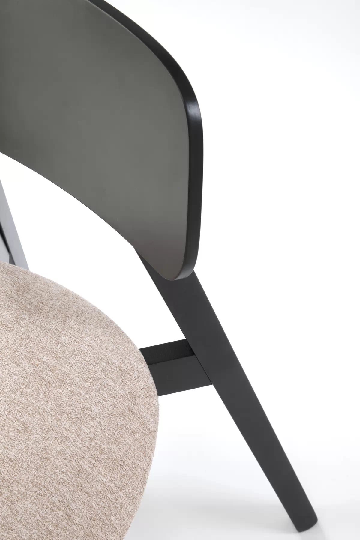 Jedálenská stolička Hylo - čierna / béžová pletenina Serta 2 hylo Stolička béžový / tap: serta 2