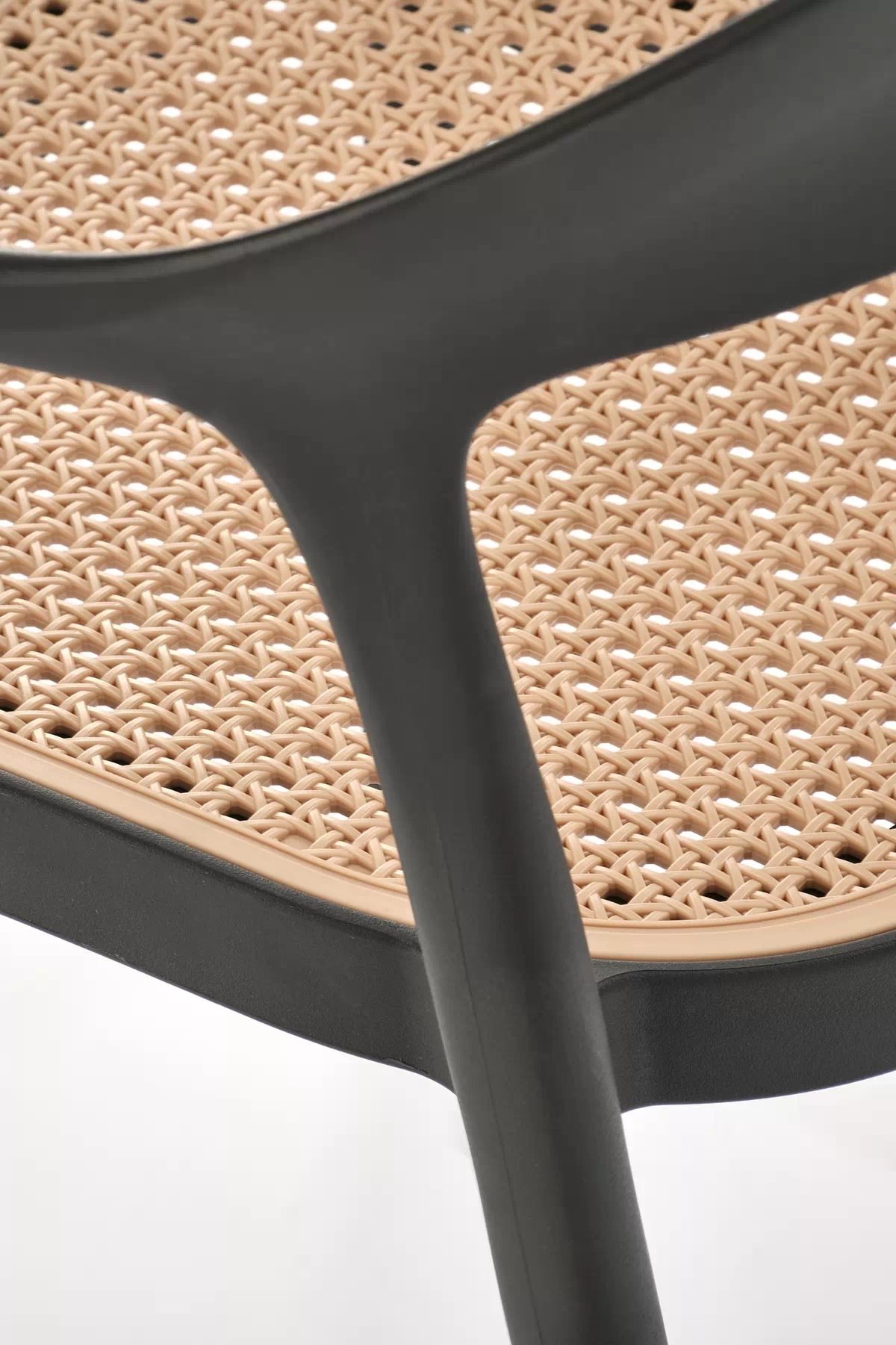 Jedálenská stolička Veltro - čierna / prírodná k530 Stolička Čierny / prírodné