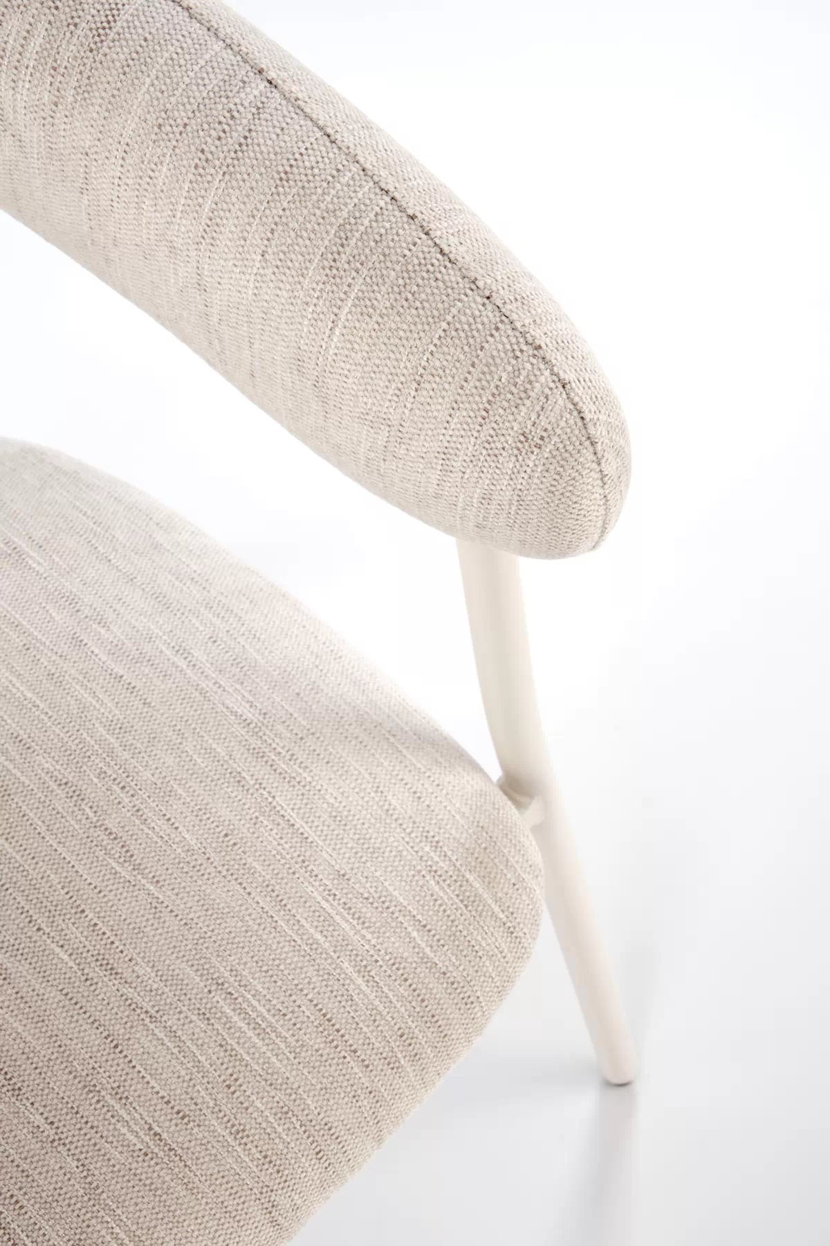 Čalouněná židle K557 - světle béžová Odin 24 / bílé nohy k557 židle světlý béžová