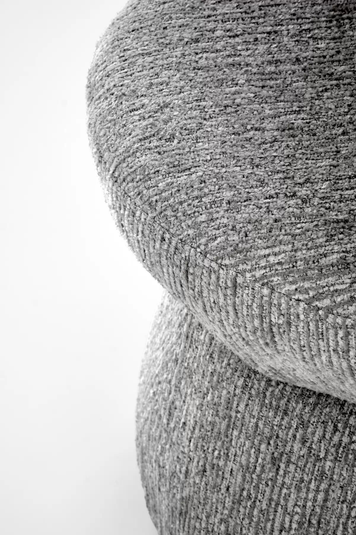 Otočné čalouněné křeslo Iverto - šedá k581 židle popelavá (1p=1szt)