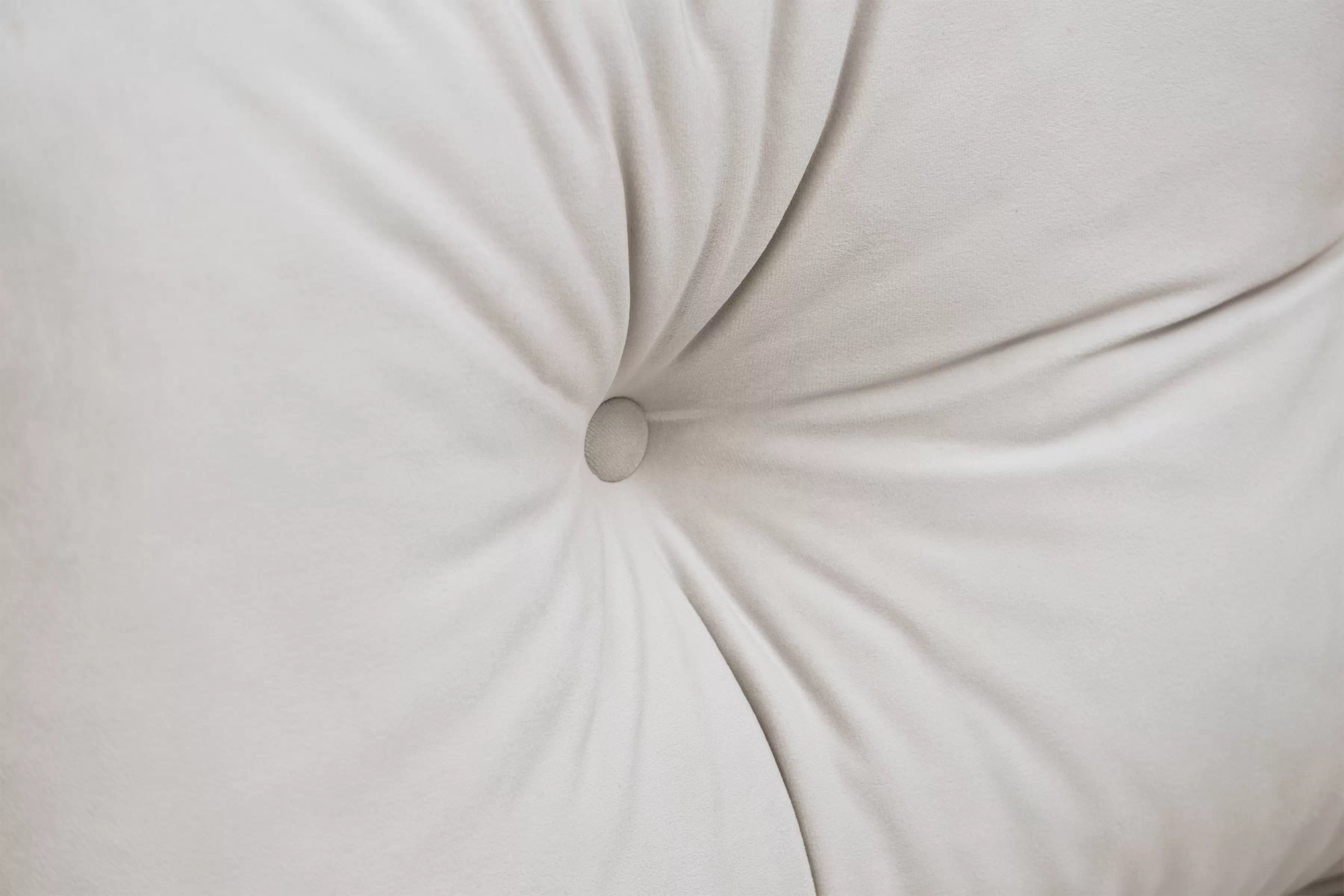 Rozkládací pohovka Carla - krémový samet Velluto 1 / nožky buk Pohovka Carla rozkládací - Krémový samet Velluto 1 / buk 