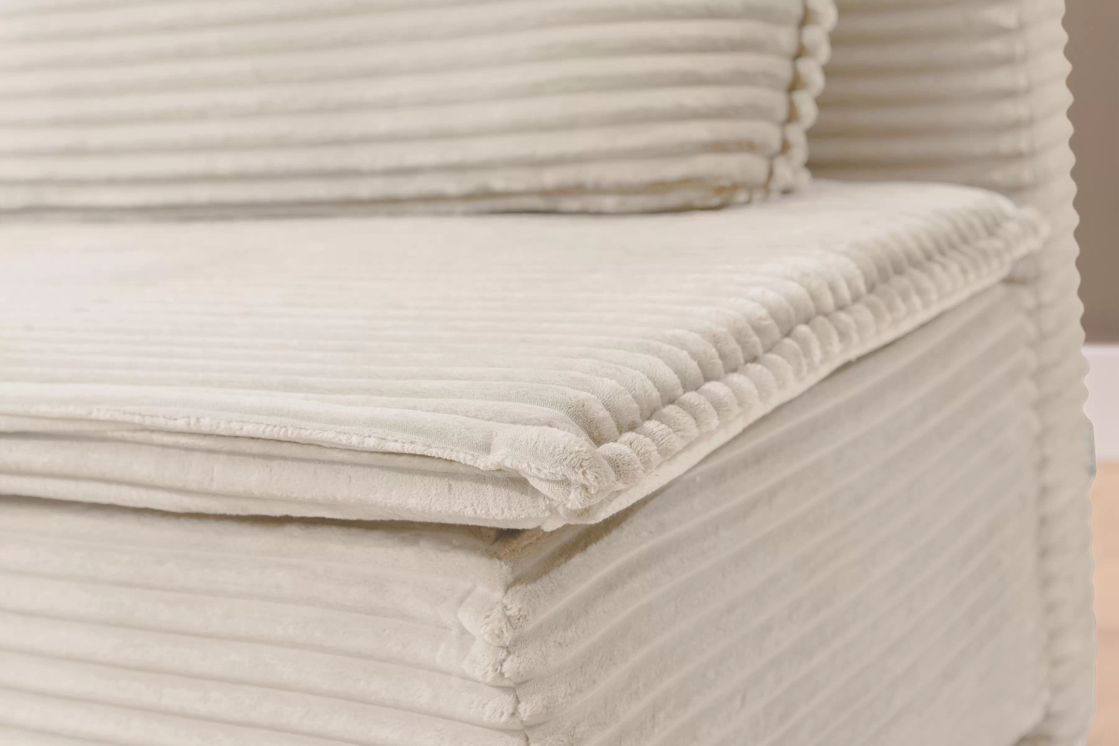 Pohovka rozkladana Firioza s úložným prostorem- béžová plusz Tilia 03 Pohovka rozkladana Firioza s úložným prostorem- ecru plusz Tilia 03