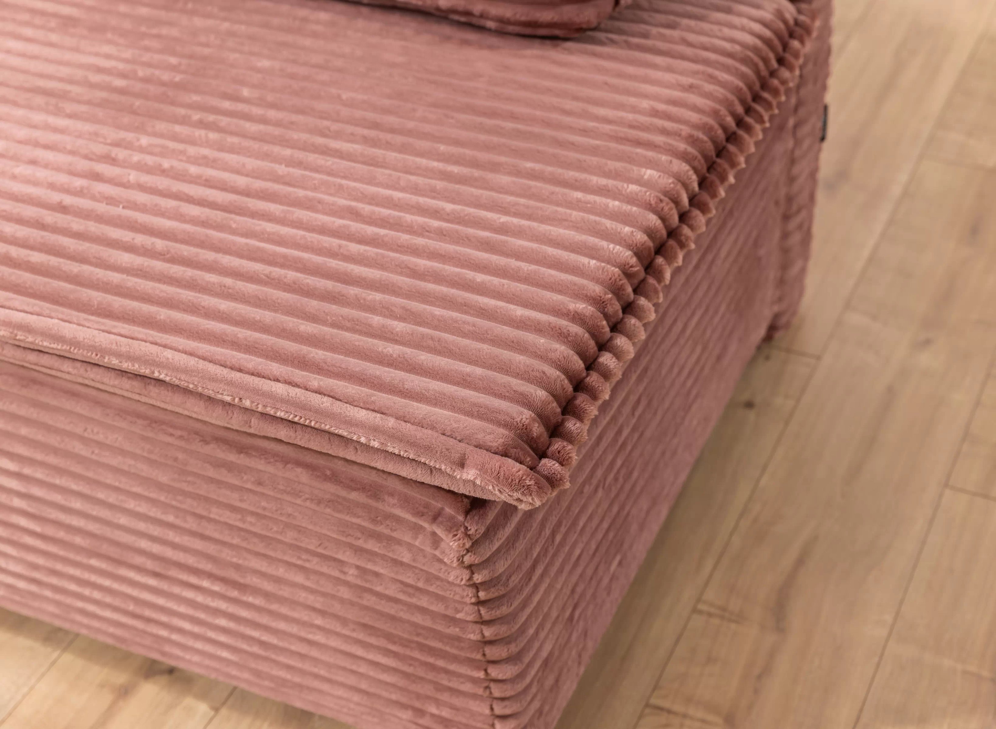 Rozkladacia pohovka Firioza – ružový plyš Tilia 62 Pohovka rozkladana Firioza S vnútorným úložným priestorom- Ružová plusz Tilia 62