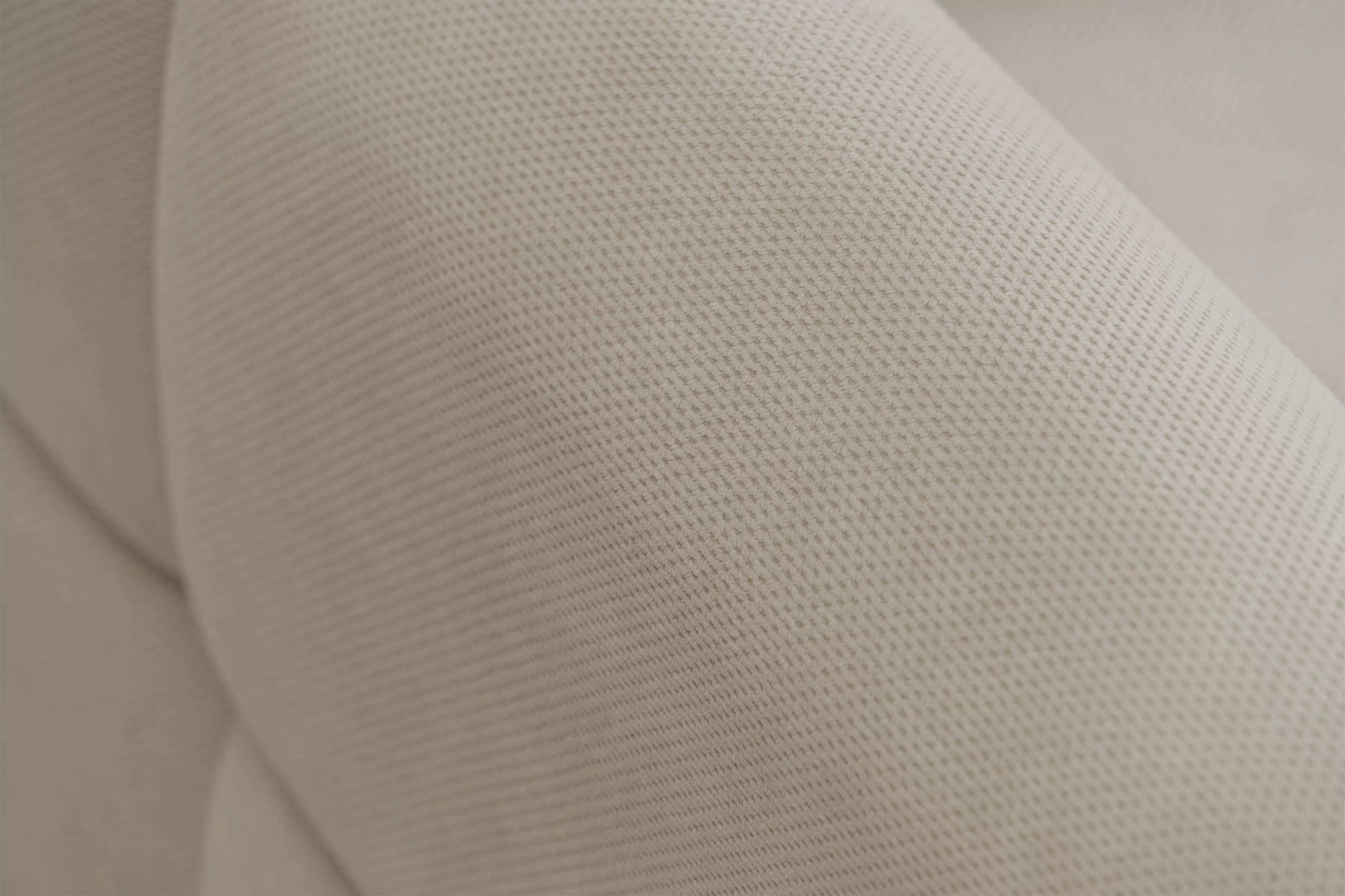 Rozkládací pohovka Fitelia s úložným prostorem - světle béžový samet Pretty 03 / nožky buk Pohovka rozkladana Fitelia s úložným prostorem- světlý béžová plusz Pretty 03 / buk 