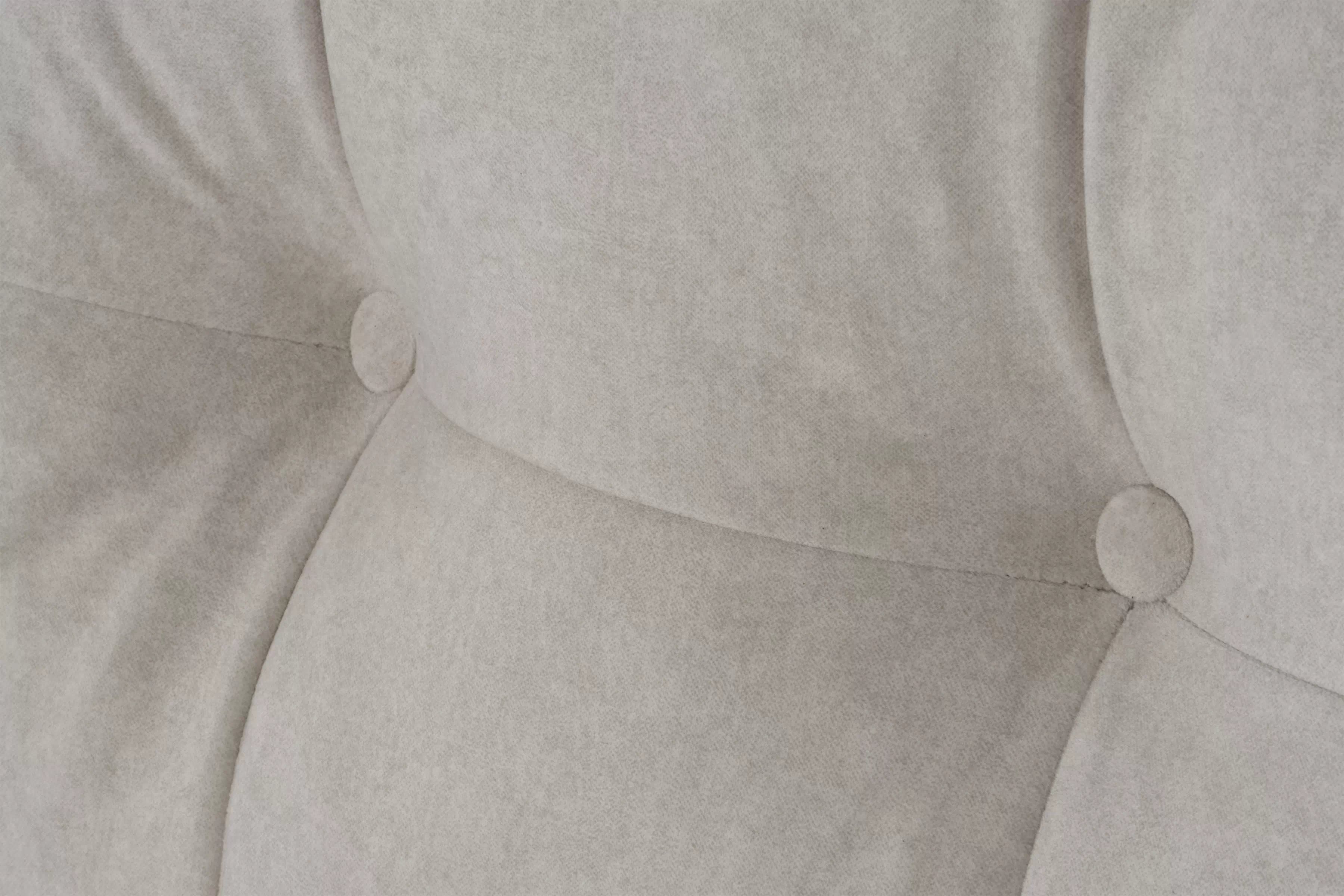 Rozkladacia trojpohovka Romano - béžový zamat Cloud 03 / buk Pohovka rozkladana trojmiestna Romano - béžový welwet Cloud 03 / nožičky buk