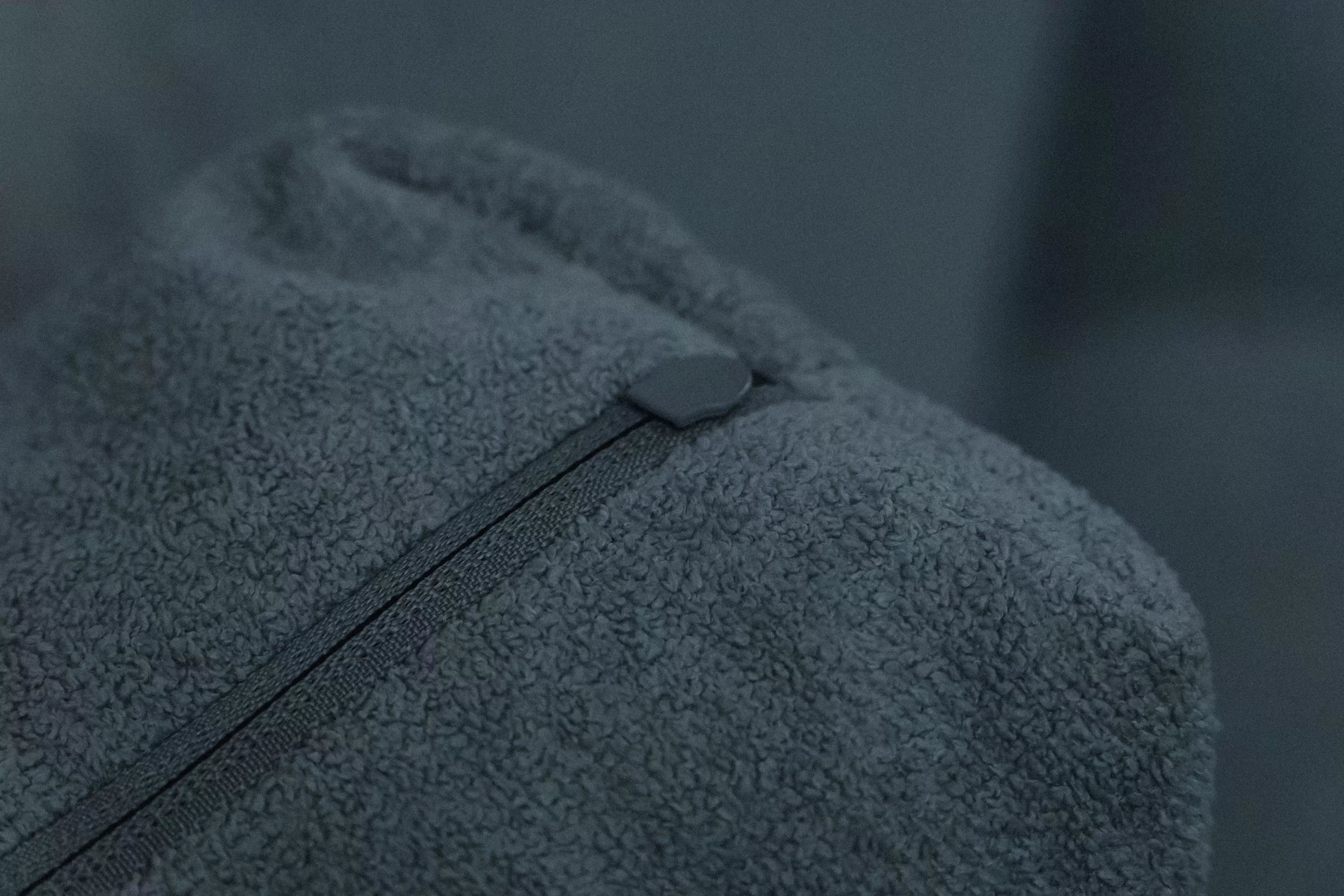 Rozkladacia pohovka Tuko s úložným priestorom – tmavomodrá pletenina Freya 210-28 Pohovka Tuko rozkladana S vnútorným úložným priestorom- námornícka modrá dzianina Freya 210-28