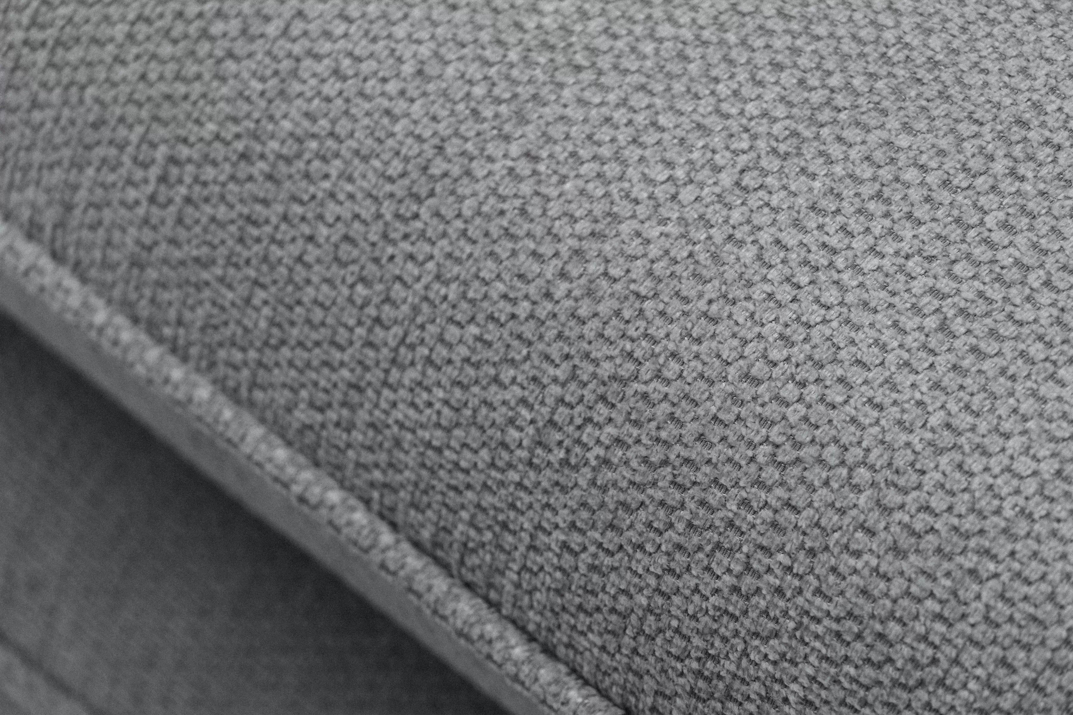 Rozkládací pohovka s úložným prostorem Dori s funkcí spaní - šedá tkanina Aragon 90 Pohovka rozkládací Dori rozkladana s úložným prostorem- šedá plecionka Aragon 90