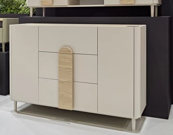 Komoda Amilio 150 cm se zásuvkami - kašmír / dub olejowany - Výprodej z expozice