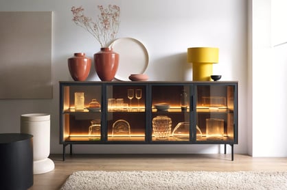 Komoda Auri 181 cm s osvetlením - dub dunin / čierna Komoda Auri 181 cm s osvetlením - Dub dunin / Čierny