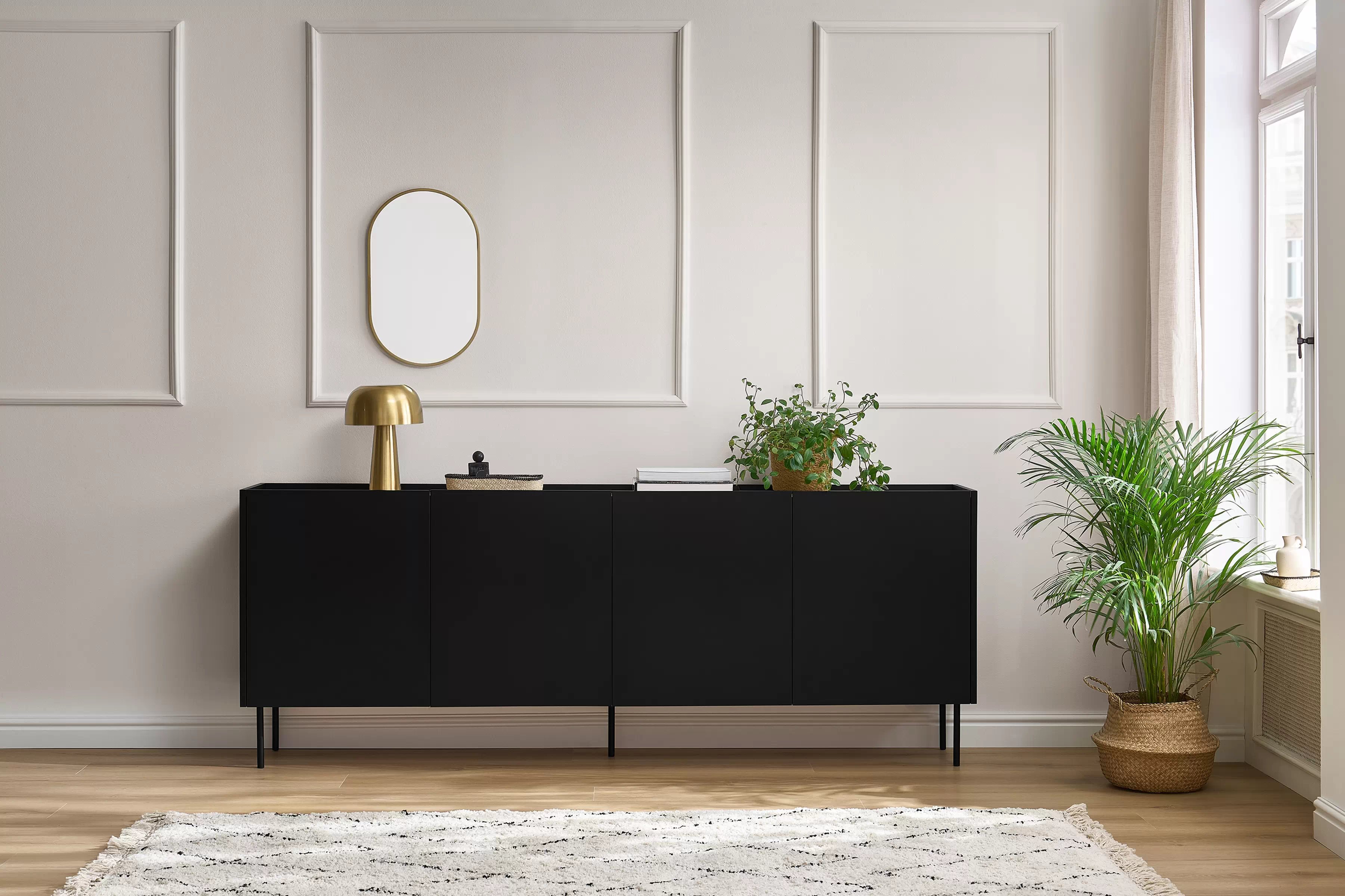 Komoda Desin 220 cm s kovovými nohami - čierny mat / dub nagano Komoda Desin 220 cm z metalowymi nogami - Čierny mat / Dub nagano