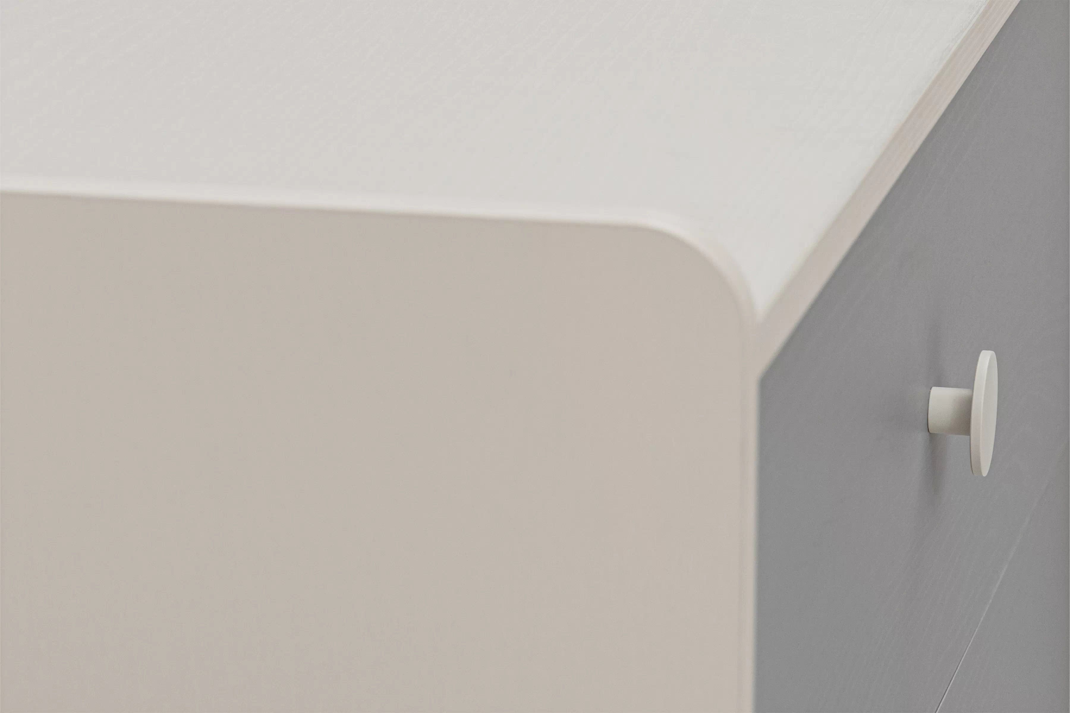 Komoda do detskej izby Marla 90 cm - púštny piesok / sivá Komoda dziecieca Marla 90 cm so zásuvkami - piasek pustyni / šedý pallad