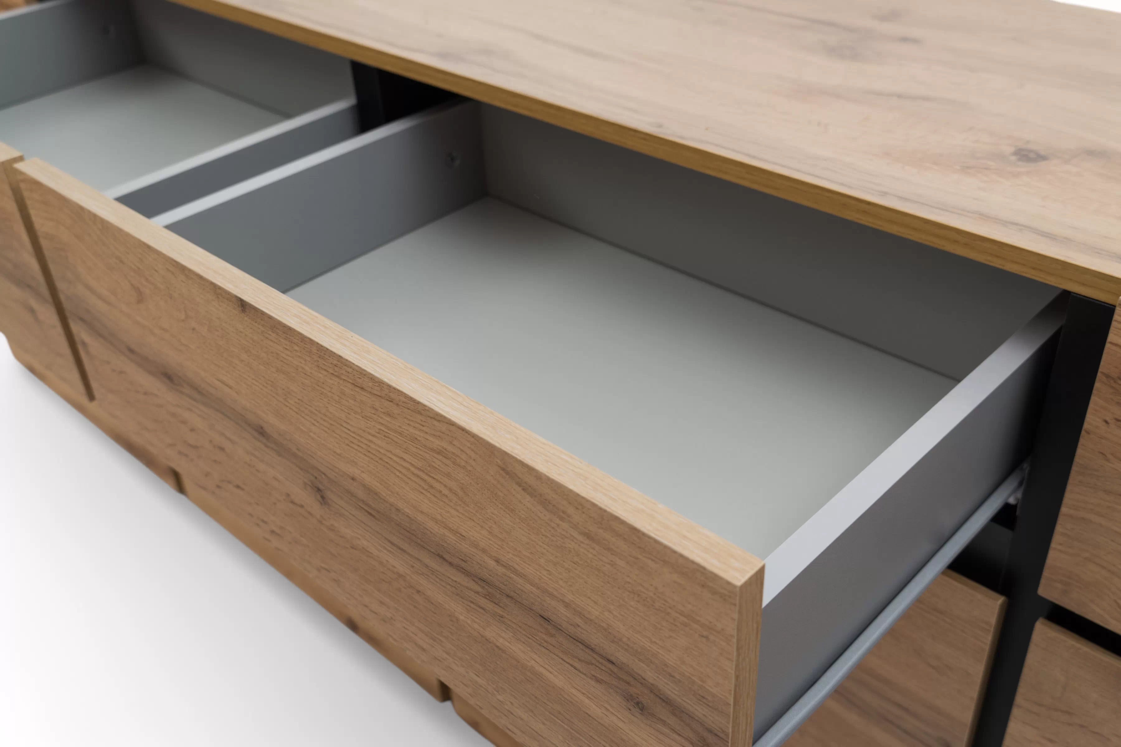 Komoda Cross 225 cm so 4 zásuvkami - dub wotan / čierna Komoda Gramon 225 cm so zásuvkami - Dub wotan / Čierny