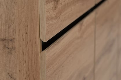 Komoda Gramon 225 cm se zásuvkami - dub wotan / černá Komoda Gramon 225 cm se zásuvkami - dub wotan / černá