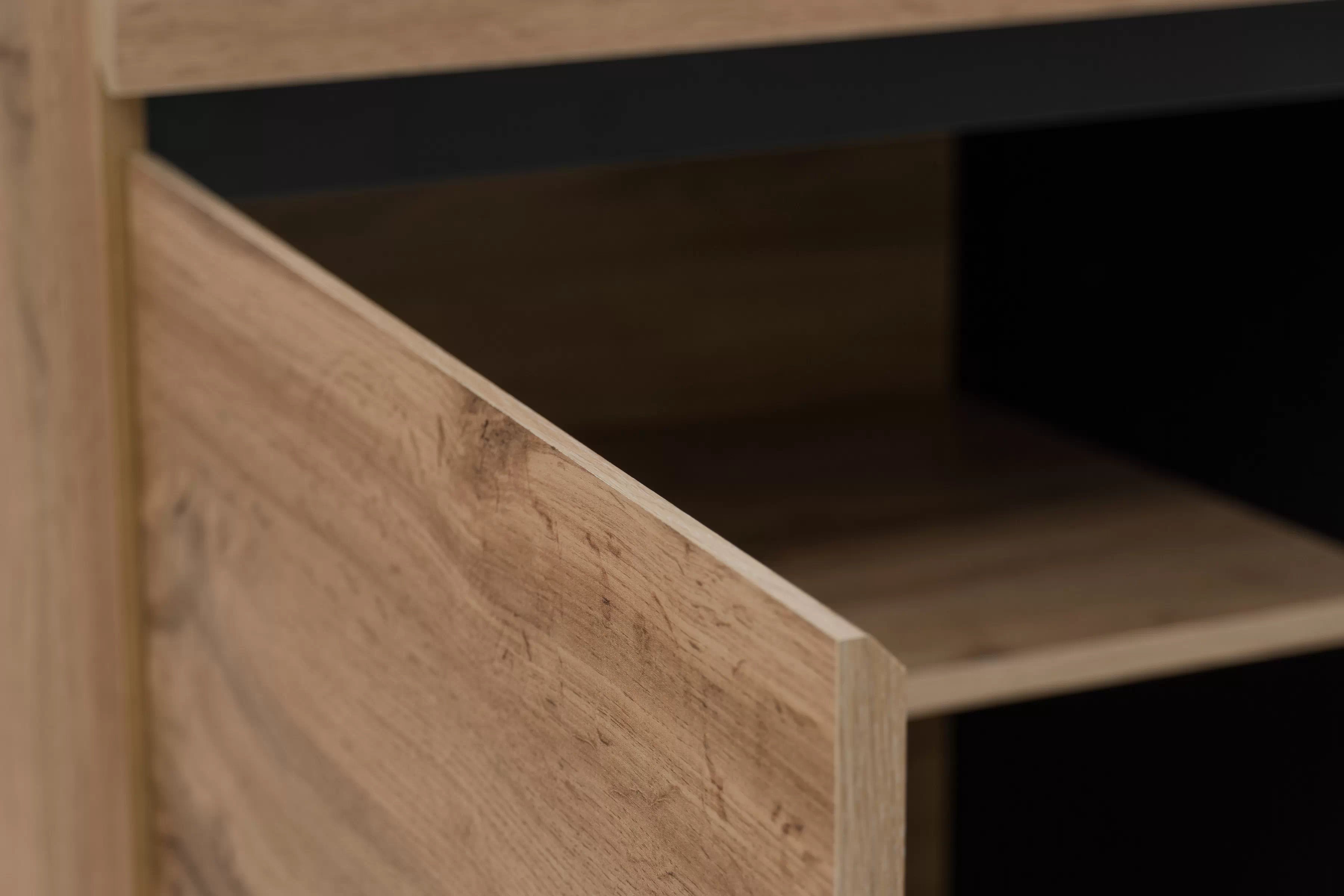 Komoda Cross 225 cm so 4 zásuvkami - dub wotan / čierna Komoda Gramon 225 cm so zásuvkami - Dub wotan / Čierny