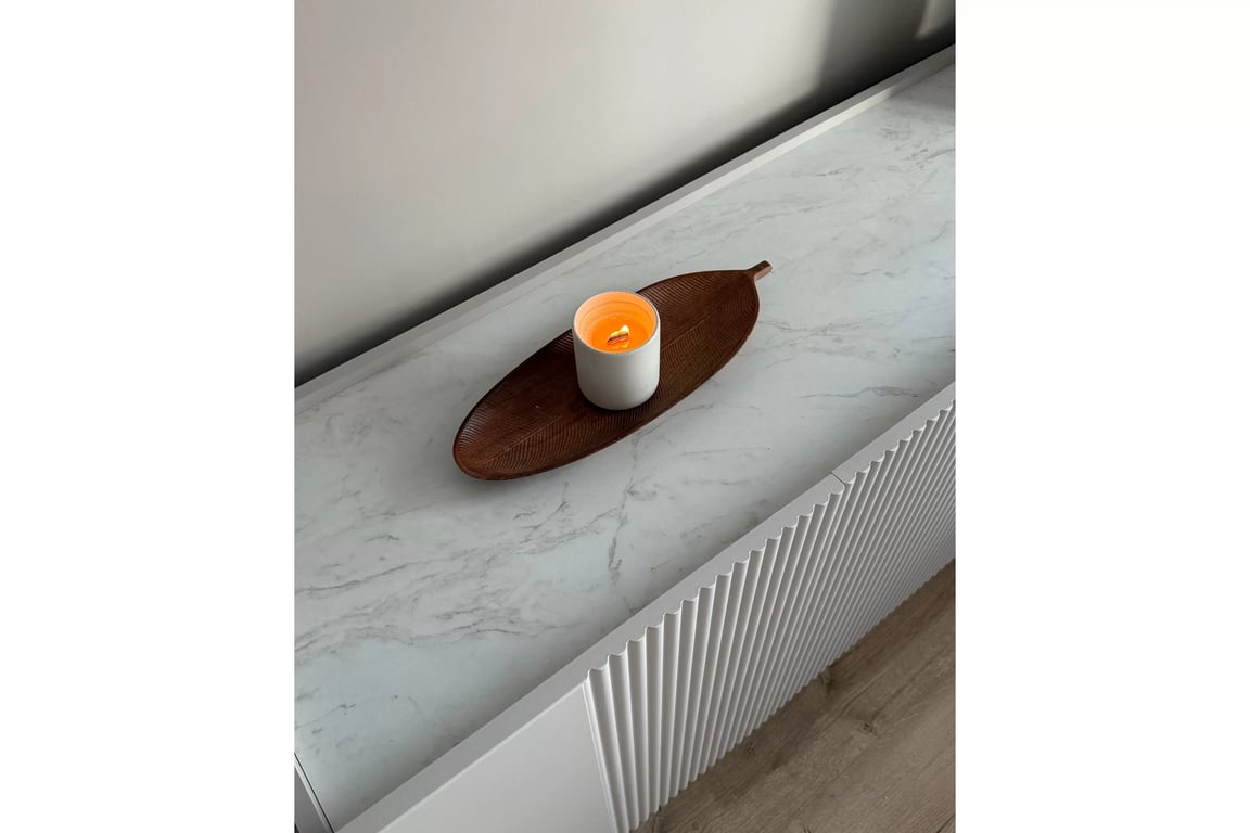 Malmi komód-szekrény 2D3SZ - 150 cm - kasmír / krém fehér Komod Malmi 150 cm - kasmír / crema bianca / zlote nozki