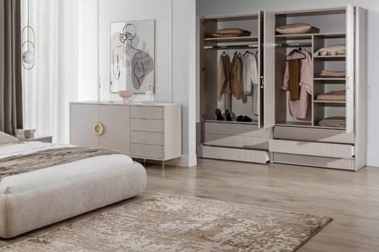 Komoda Nubo 150 cm dvoudveřová se zásuvkami - kašmírová / zlatá Komoda Nubo 150 cm dvoudveřová se zásuvkami - kašmír / zlatá