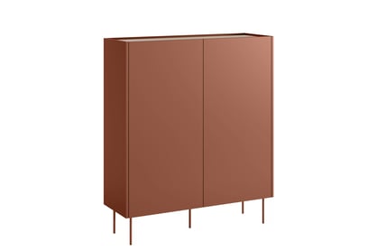 Vysoká komoda Desin 120 cm s dvoma dverami a skrytými zásuvkami - keramická červená / dub nagano