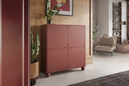 Vysoká komoda Sonatia II 120 cm s dvoma dverami a dvoma skrytými zásuvkami - burgund Komoda vysoká Sonatia II 120 cm dvojdverová s dvoma ukrytymi zásuvkami - burgund