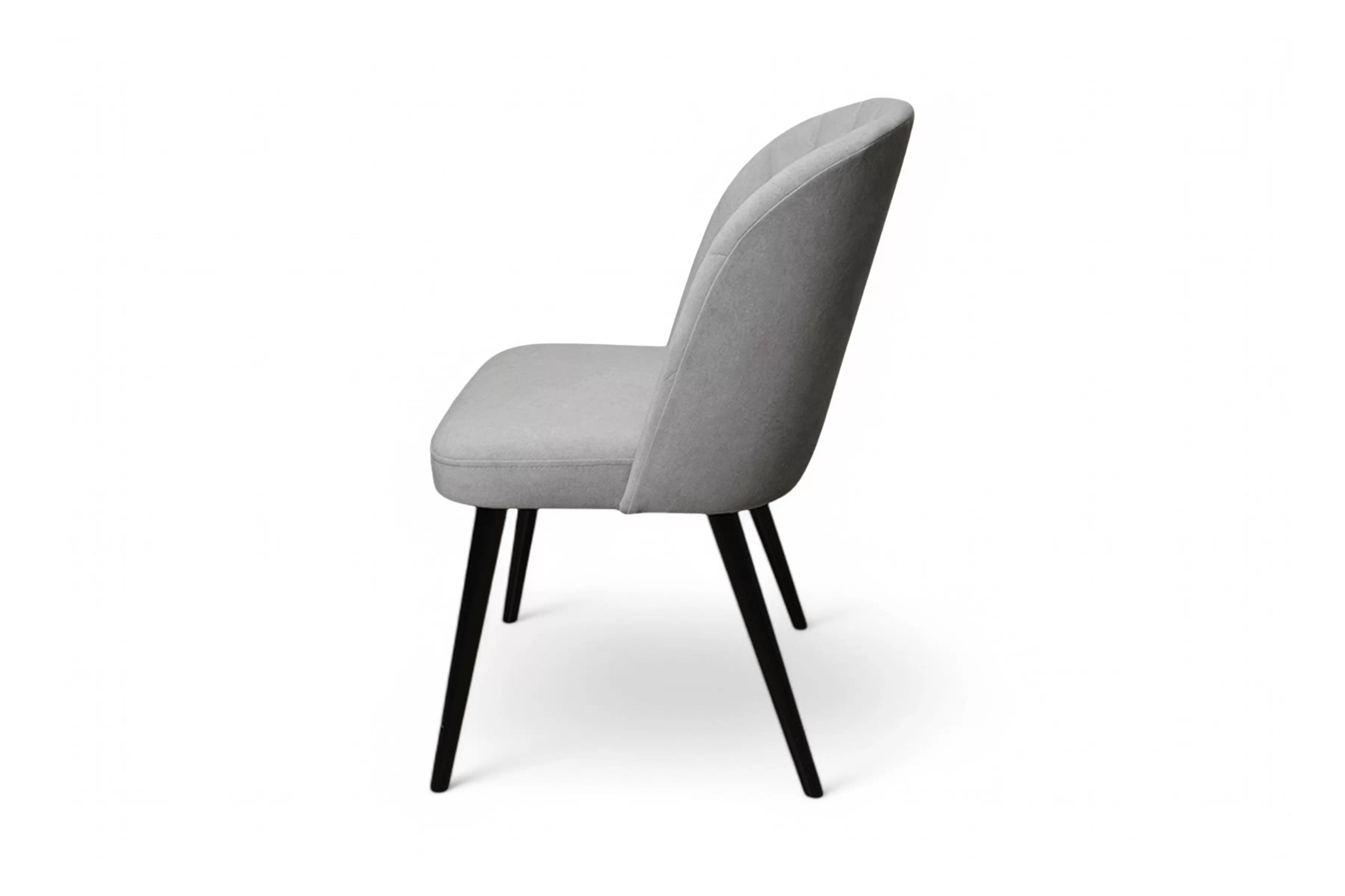 Jedálenské kreslo Azarro 2 - sivý ľahkočistiteľný zamat Cloud 83 / čierna Stolička drevená Azarro 2 z tapicerowanym siedziskiem - šedý velúr Cloud 83 / čierny nožičky