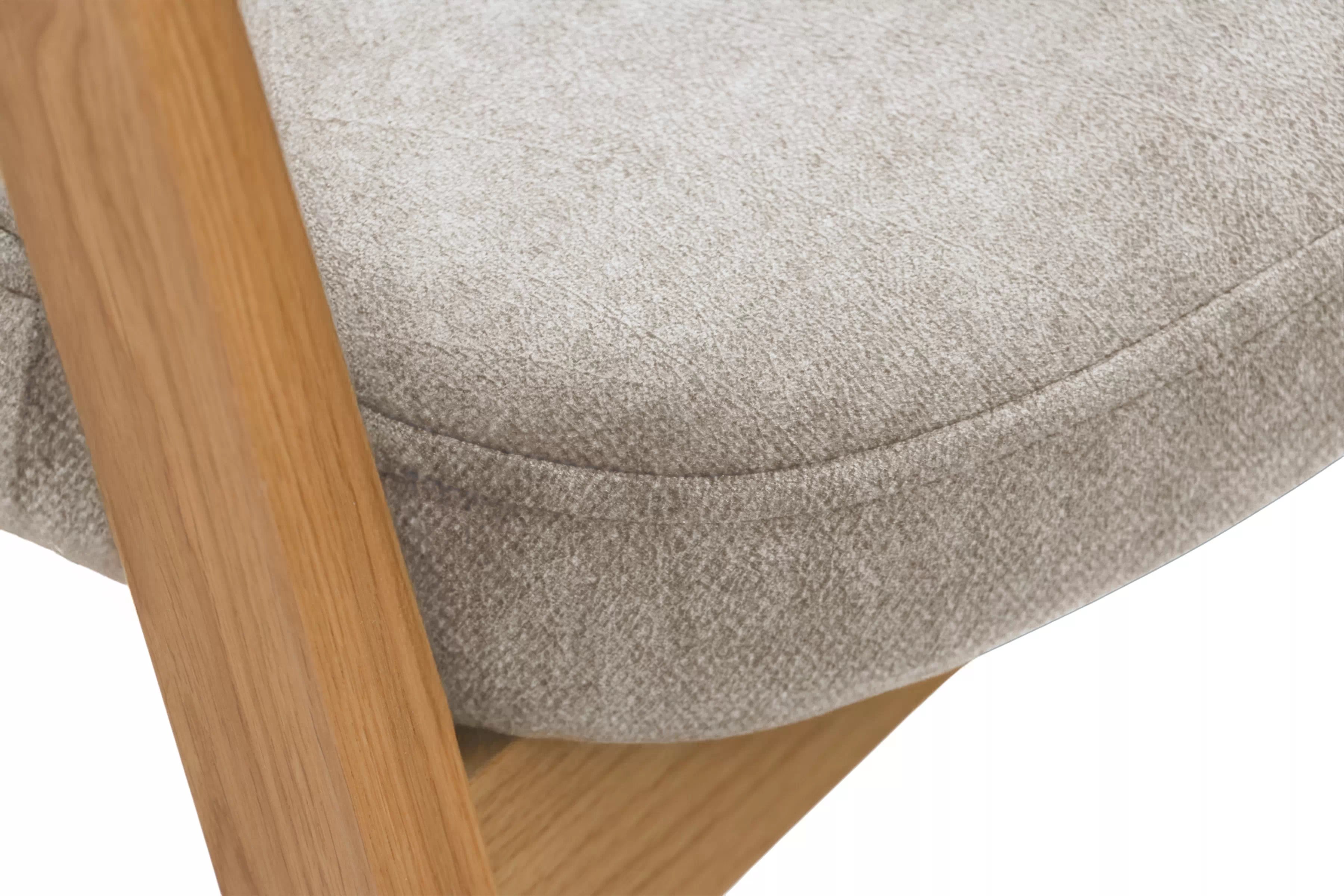 Dřevěná jídelní židle Elvarin s čalouněným sedákem – světle šedý šenil Wind 05 / lakovaný dub židle dřevěná Elvarin s čalouněným sedákem - světlý šedá šenil Wind 05 / dub lakierowany