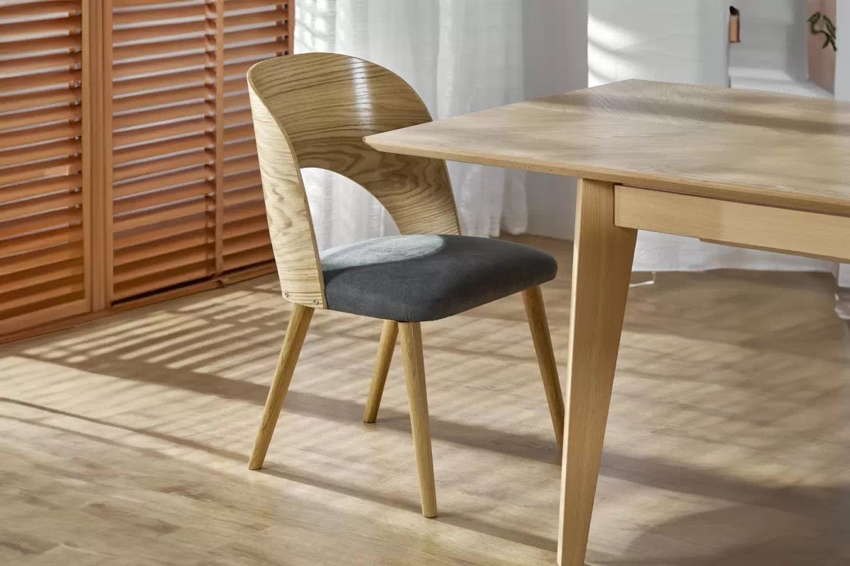 Drevená stolička Kera s čalúneným sedadlom - popol / dubové drevo Stolička drevená Kera z tapicerowanym siedziskiem - popol / Drevo debowe