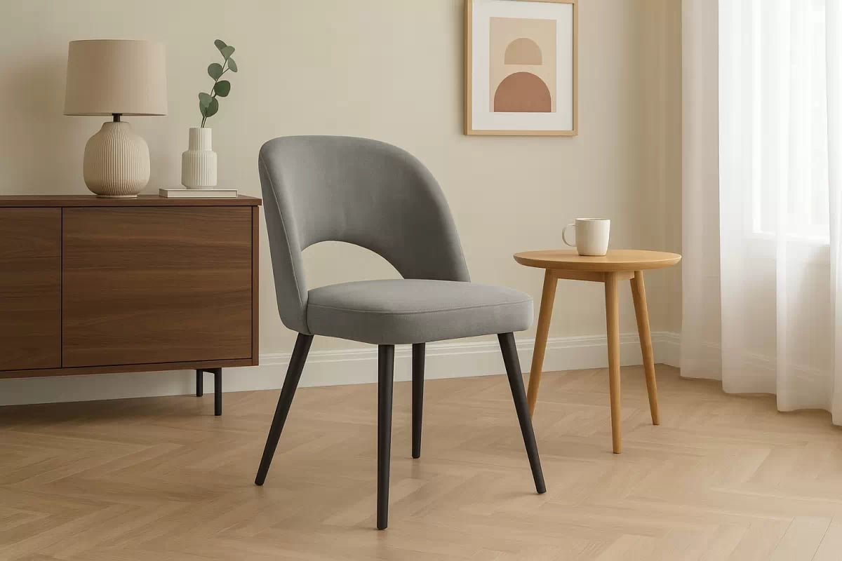 Dřevěná židle Luvaro s čalouněným sedákem – šedý šenil Wind 90 / černé nožky židle dřevěná Luvaro s čalouněným sedákem - šedá šenil Wind 90 / Nohy černá