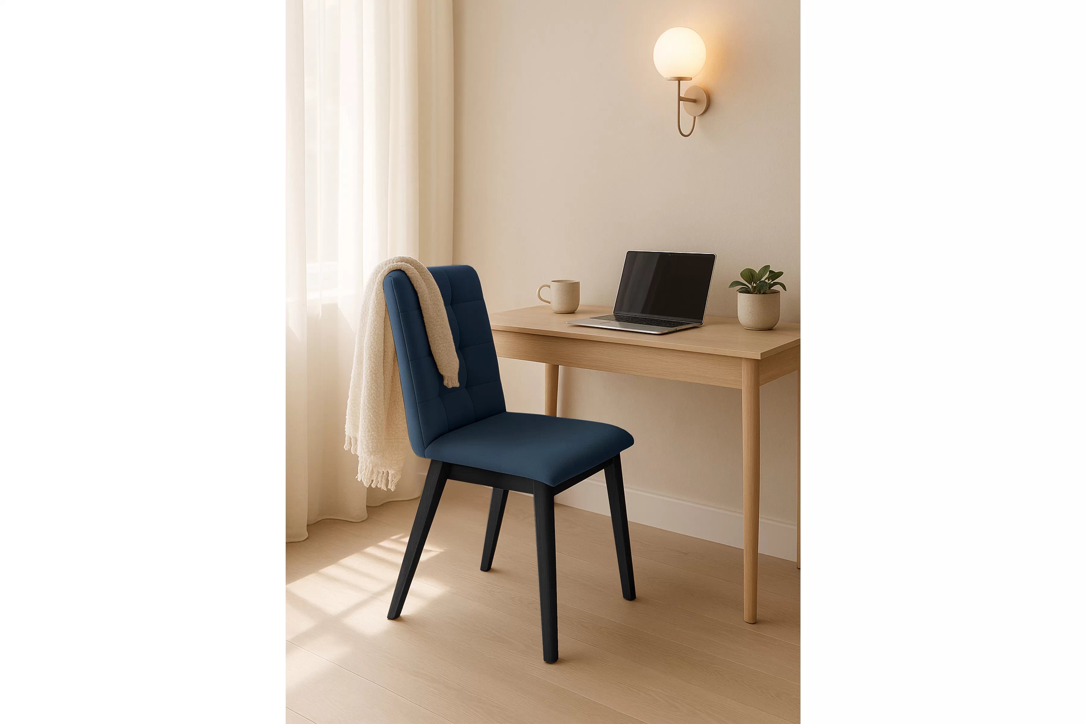 Jedálenská stolička Platinum 4 – tmavomodrý velúr Salvador 5 / čierna Stolička drevená Platinum 4 z tapicerowanym siedziskiem - granat Salvador 05 / čierny nožičky