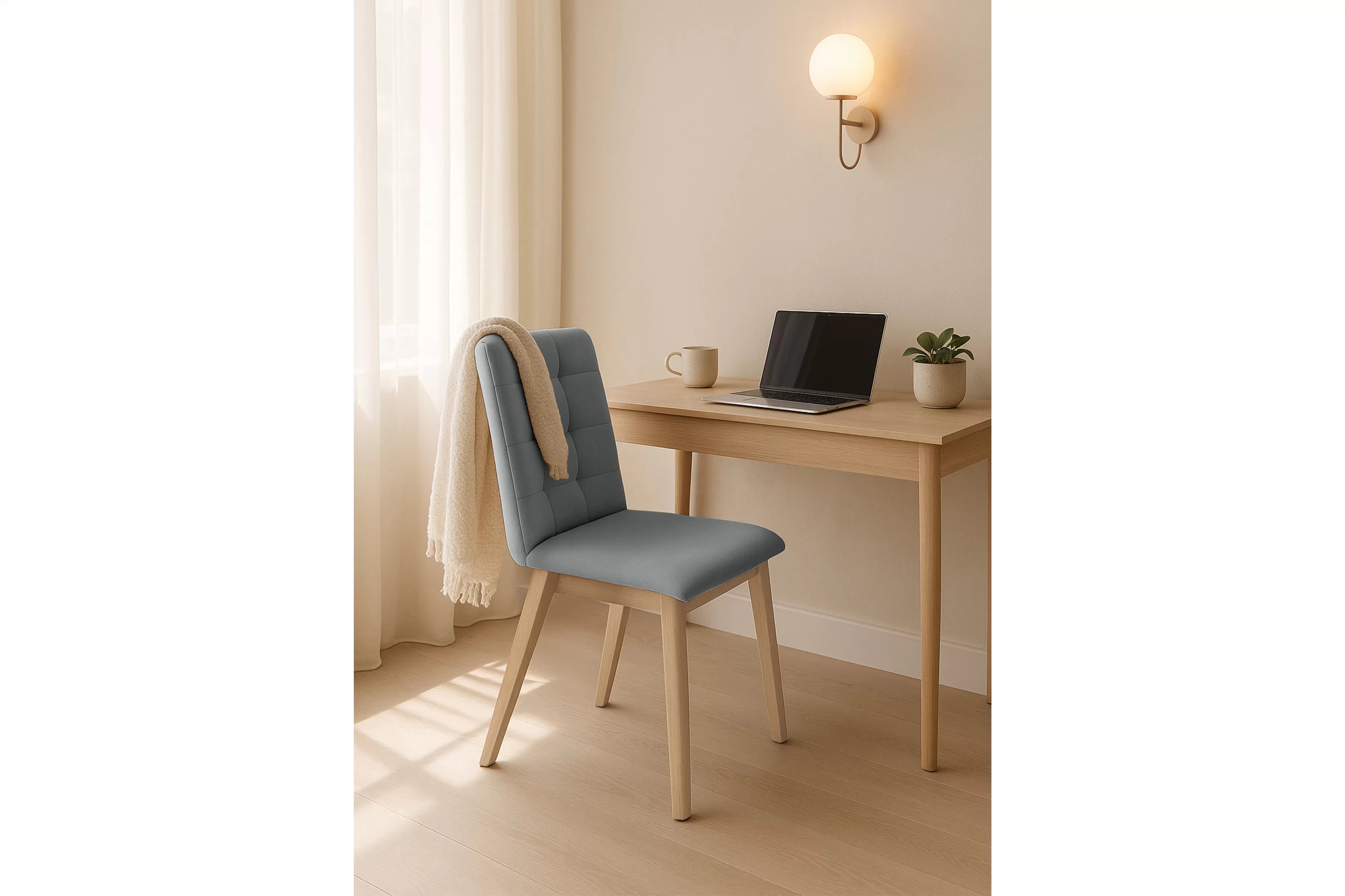 Jedálenská stolička Platinum 4 – sivý velúr Salvador 17 / buk Stolička drevená Platinum 4 z tapicerowanym siedziskiem - šedý Salvador 17 / nožičky buk