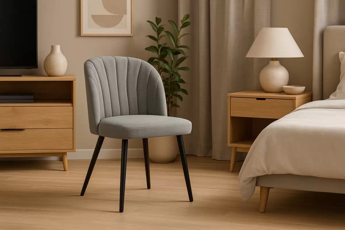 Čalúnená stolička Azarro 2 - sivý šenil Wind 90 / čierne nohy Stolička čalúnená Azarro 2 - šedý šenil Wind 90 / čierny nožičky