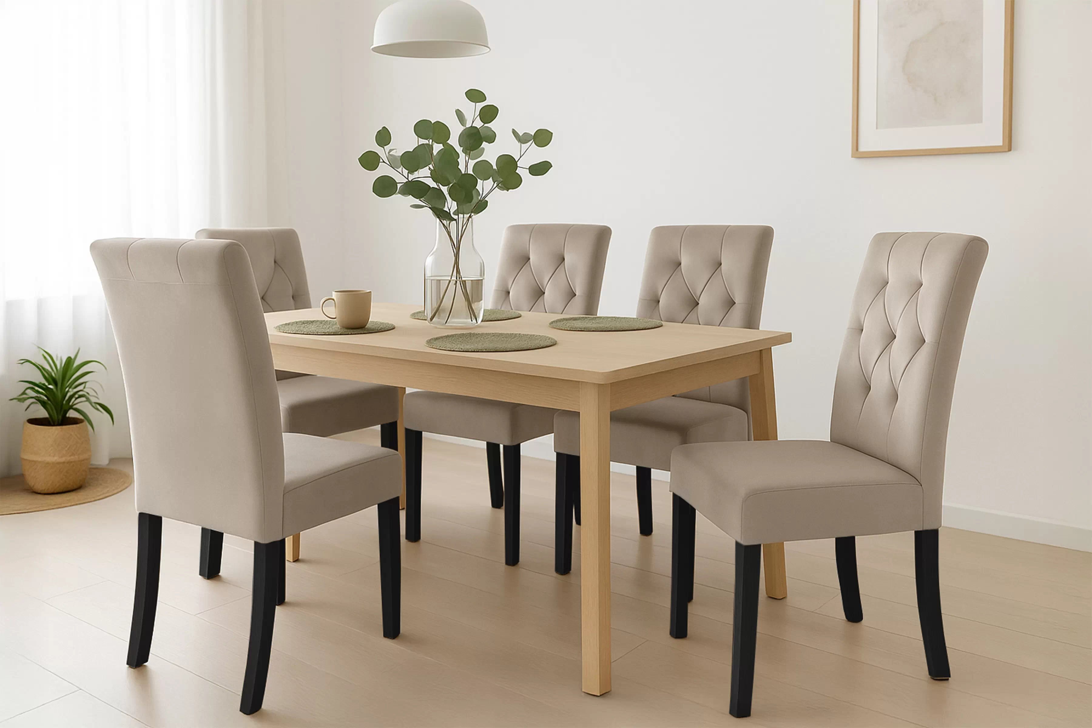 Jedálenská stolička Castello 5 - béžový velúr Salvador 02 / čierna Stolička čalúnená Castello 5 z drewnianymi nogami - Béžová Salvador 02 / čierny nožičky