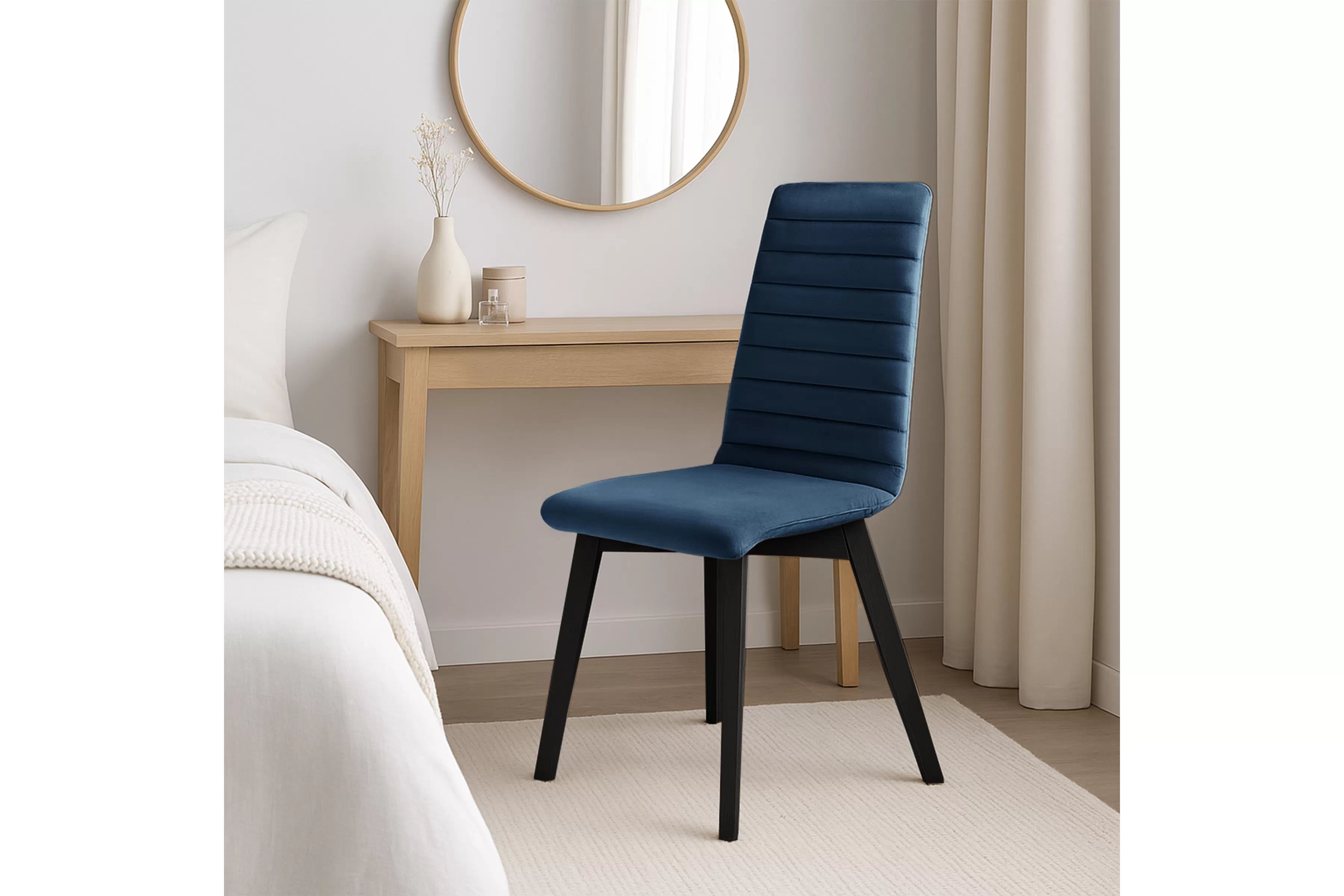 Čalouněná židle Modern 2 - tmavě modrá Salvador 05 / černé nohy židle čalouněné Modern 2 na drewnianych nogach - granatowe Salvador 05 / černé nožičky