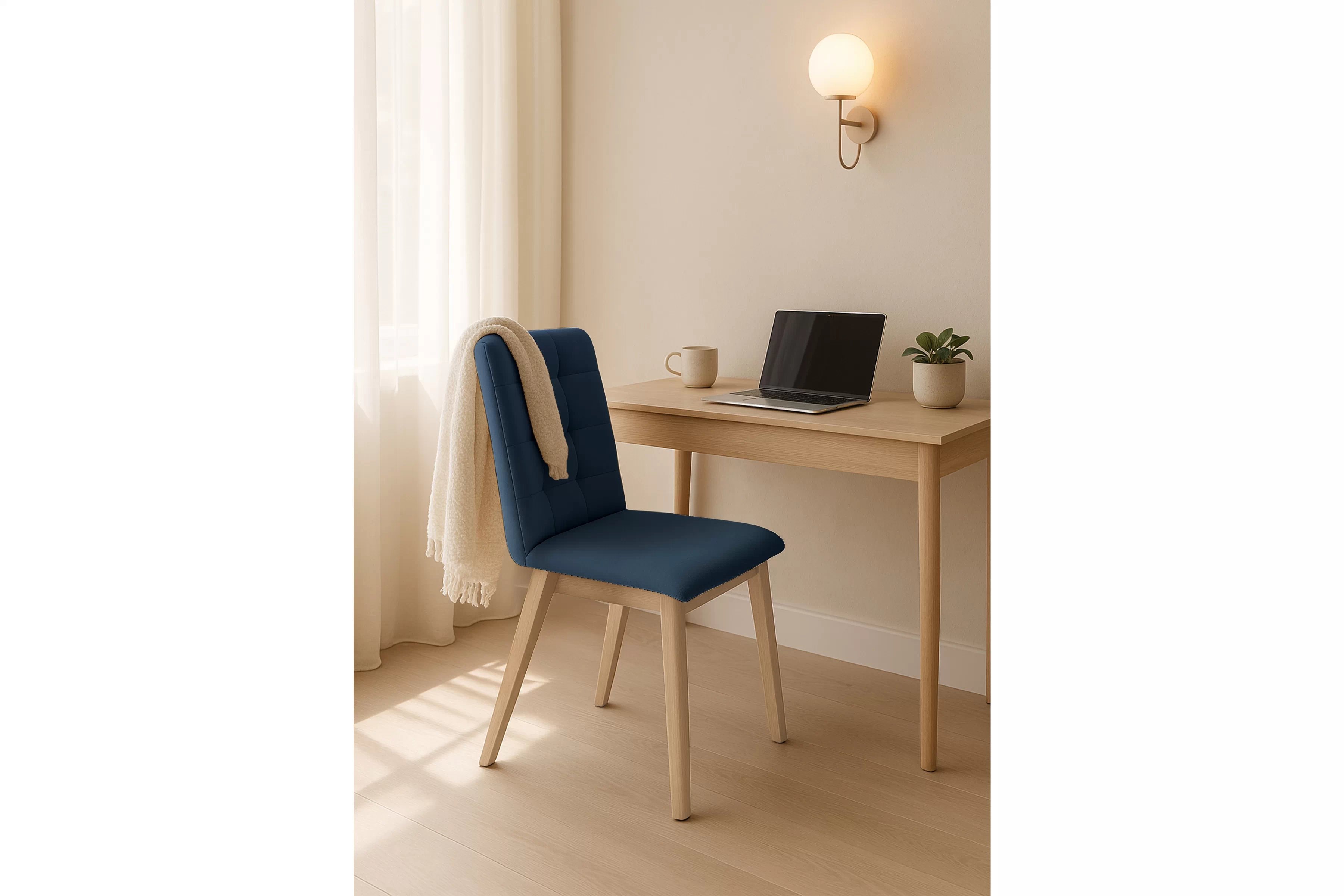 Jedálenská stolička Platinum 4 Stolička čalúnená Platinum 4 z drewnianymi nogami