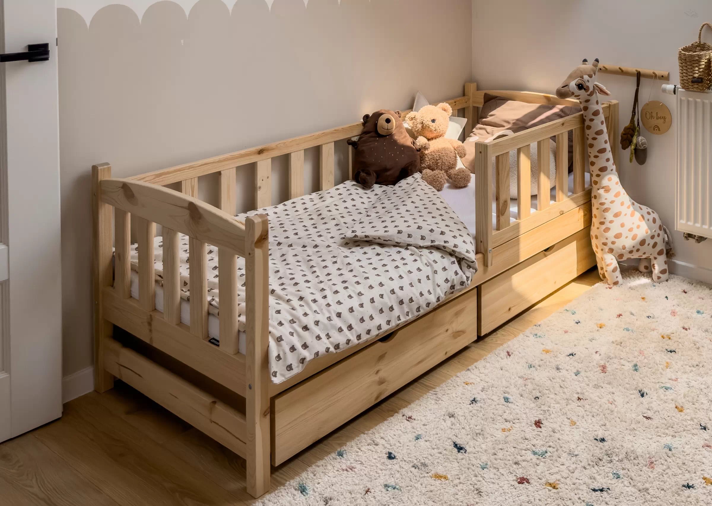 Dětská postel Alvins 80x160 cm - borovice Postel dzieciece Alvins 80x160 dřevěná se zásuvkami - borovice